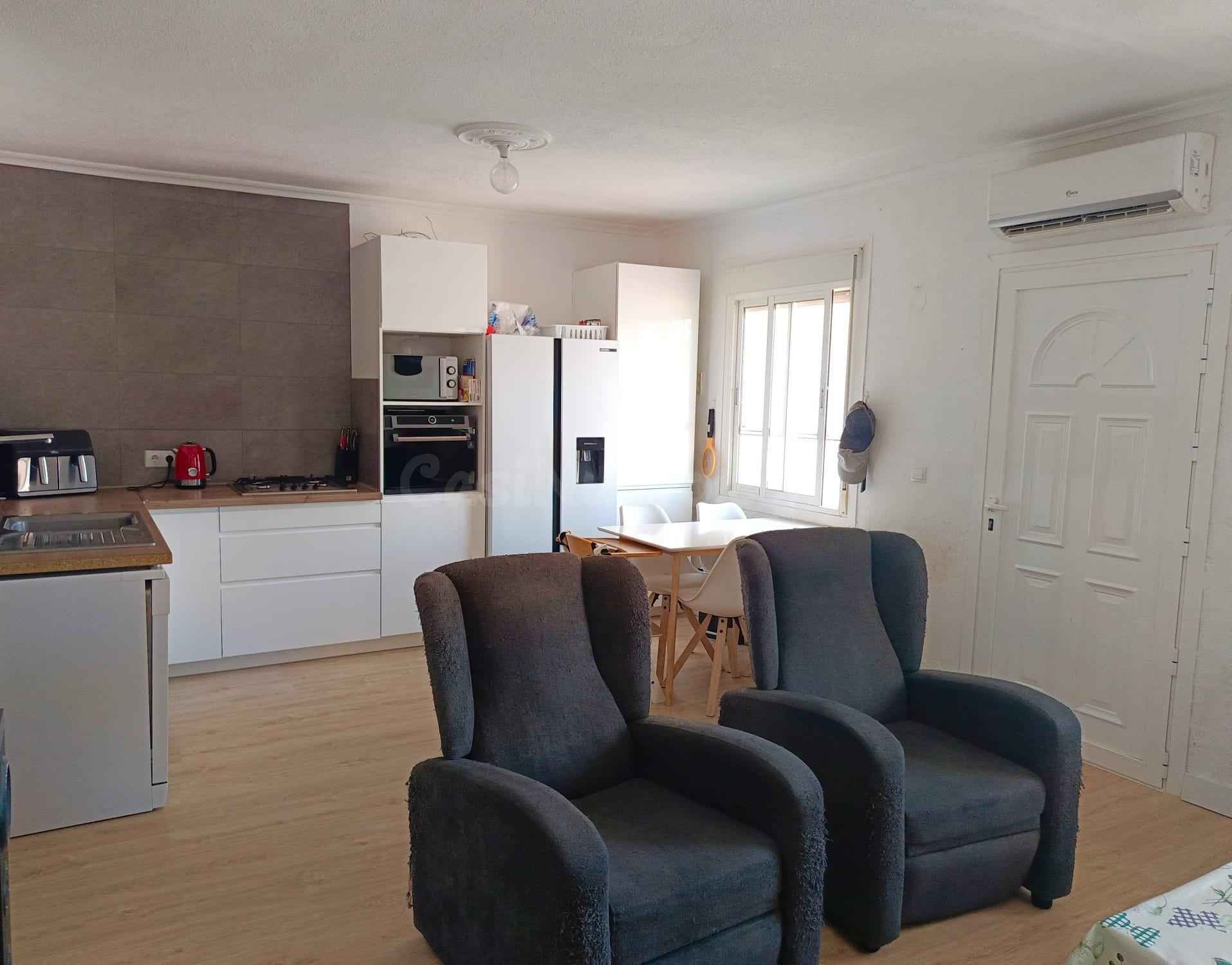 ESTUPENDA CASA ADOSADA EN TORREVIEJA - foto 7