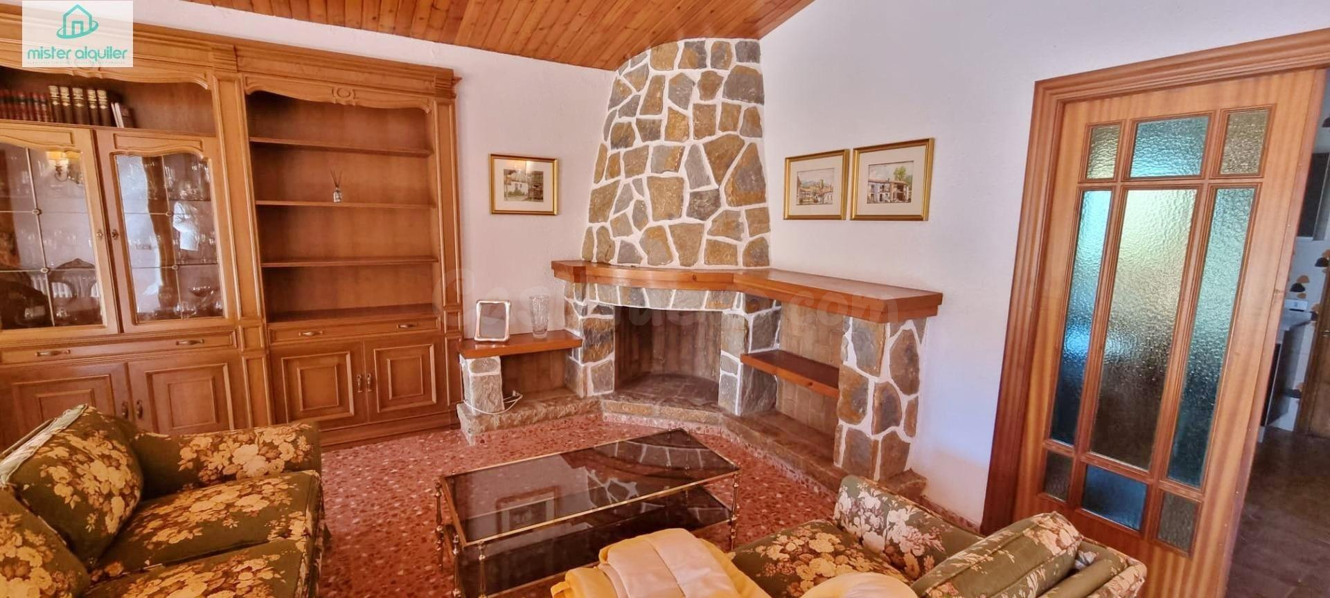 ESPECTACULAR CHALET INDEPENDIENTE CON PISCINA Y JARDÍN EN UR - foto 21