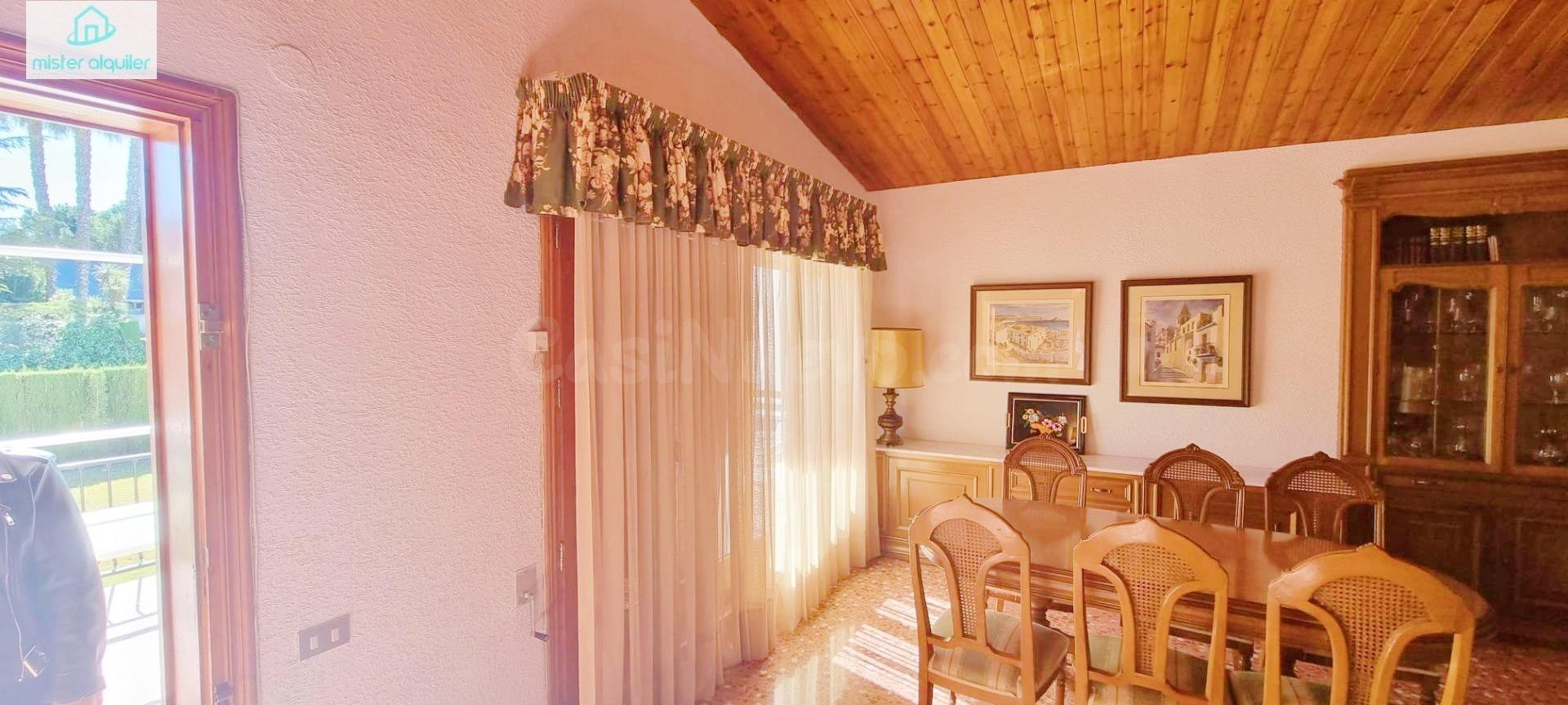 ESPECTACULAR CHALET INDEPENDIENTE CON PISCINA Y JARDÍN EN UR - foto 26