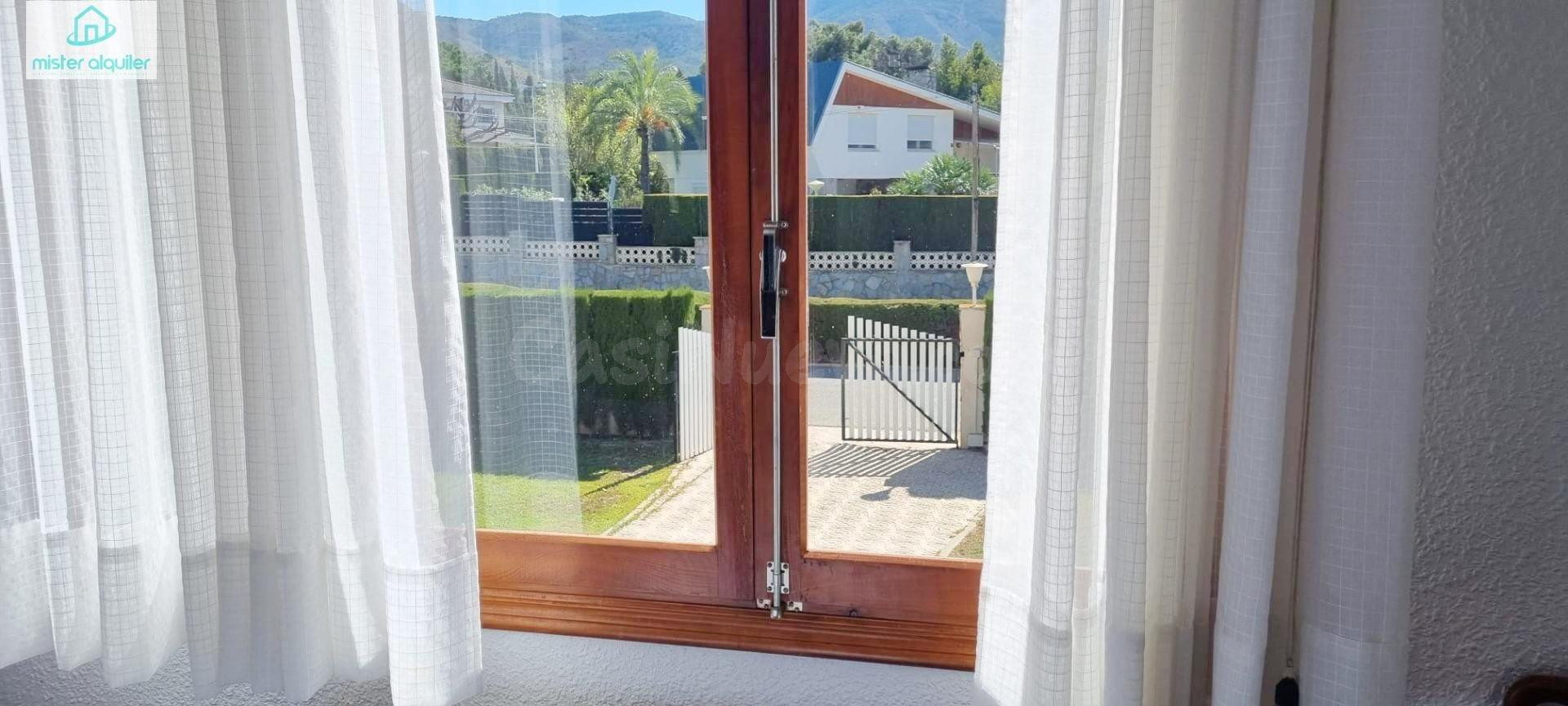 ESPECTACULAR CHALET INDEPENDIENTE CON PISCINA Y JARDÍN EN UR - foto 31