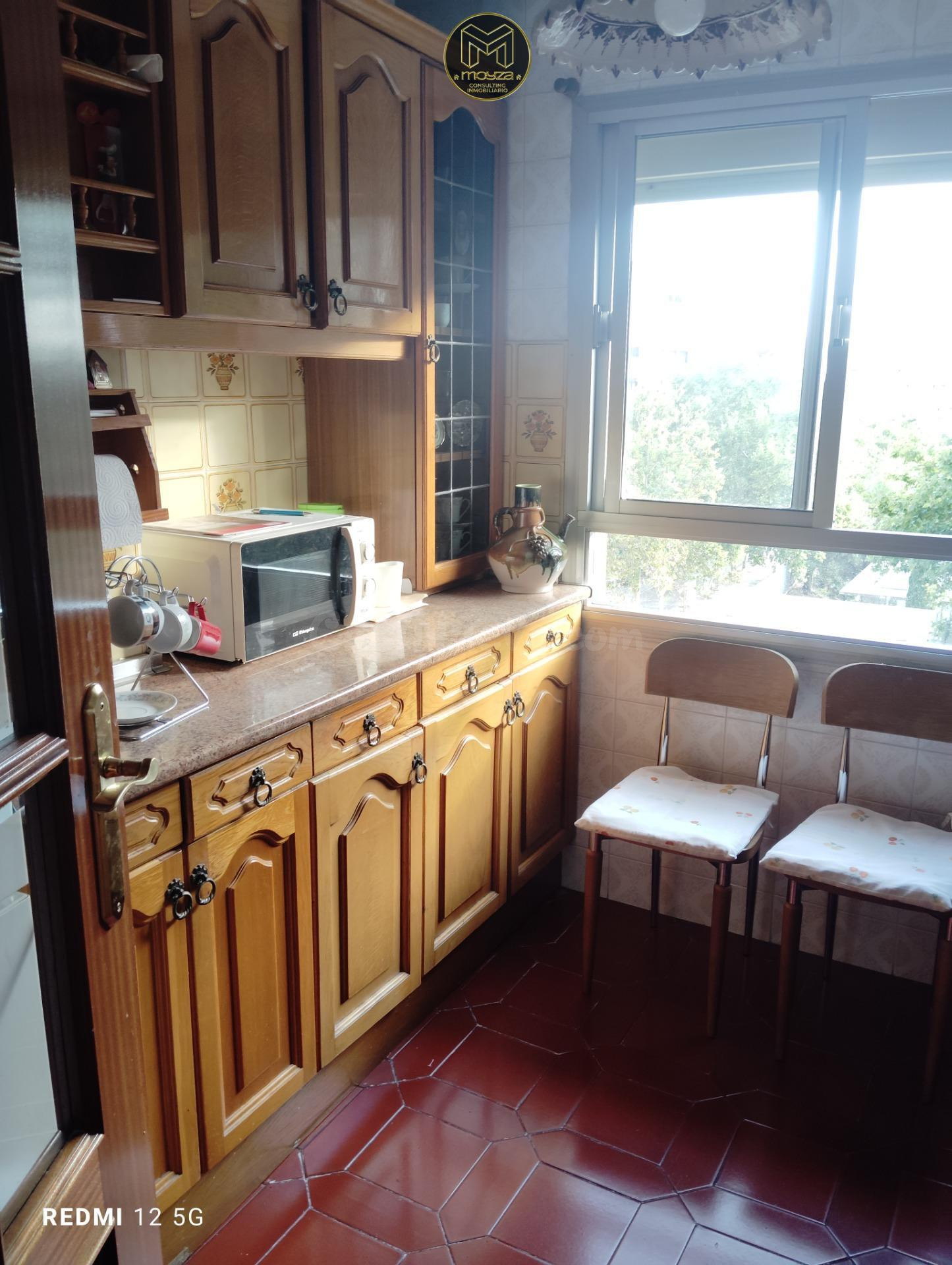 PISO EN AVDA DE GRANADA - foto 2