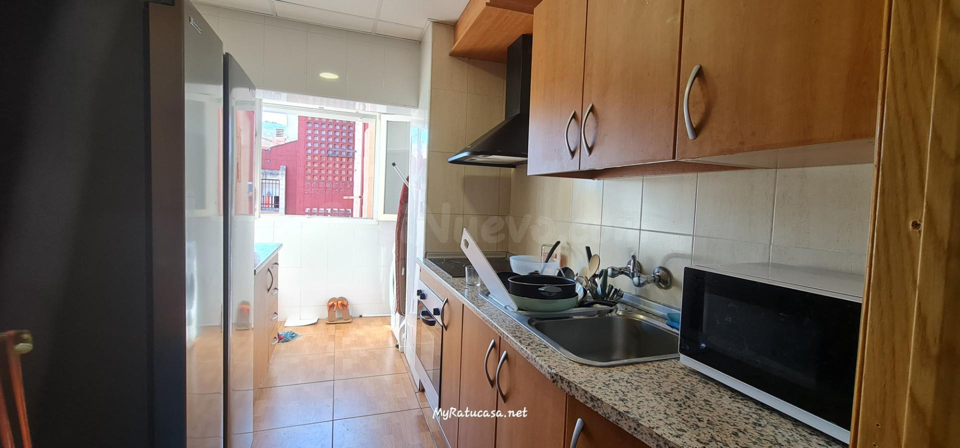 ALQUILER DE HABITACIÓN con terraza de uso exclusivo, para tr