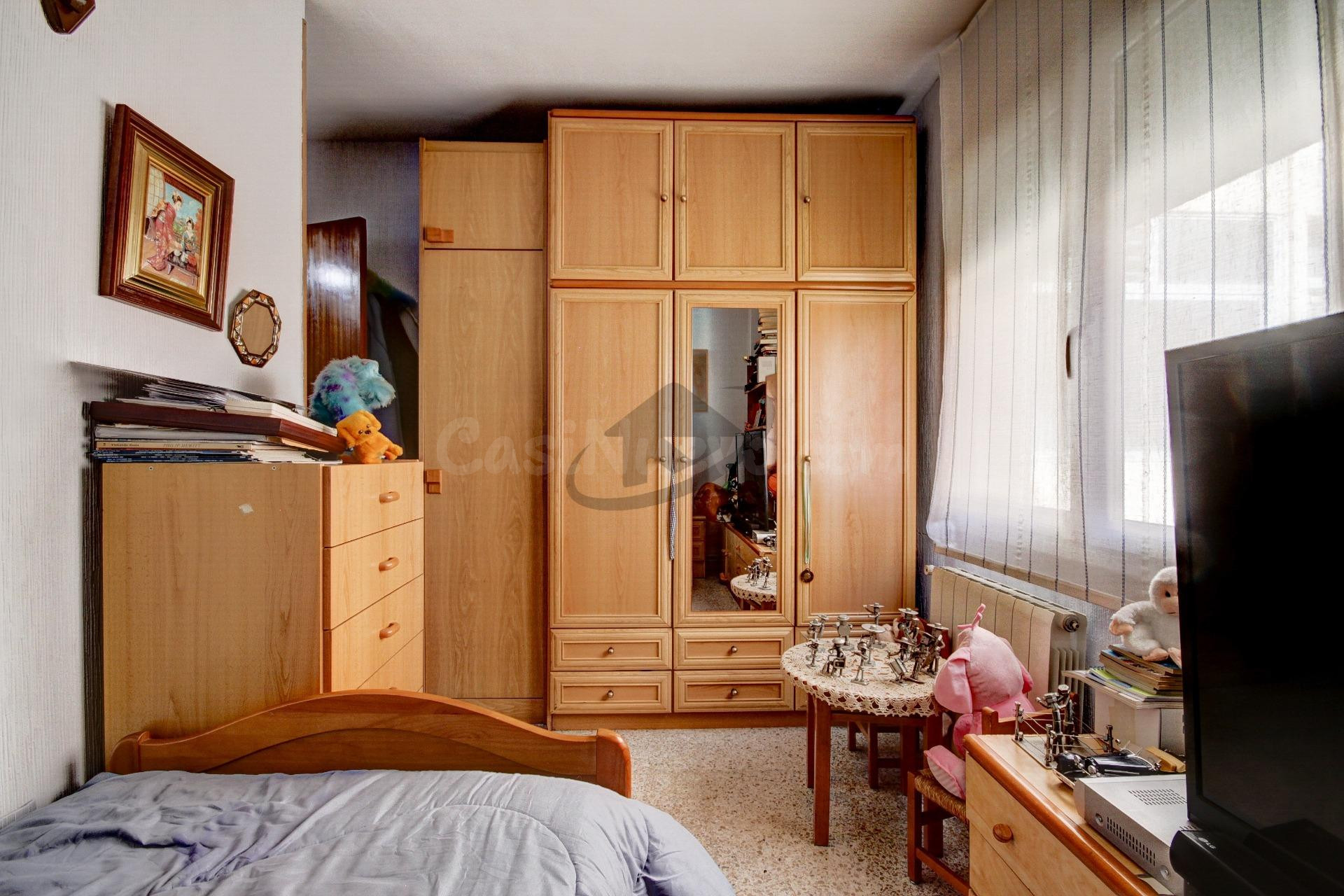 VIVIR EN EL CENTRO: LUZ, AMPLITUD Y 2 PARKINGS EN UNA VIVIEN - foto 18