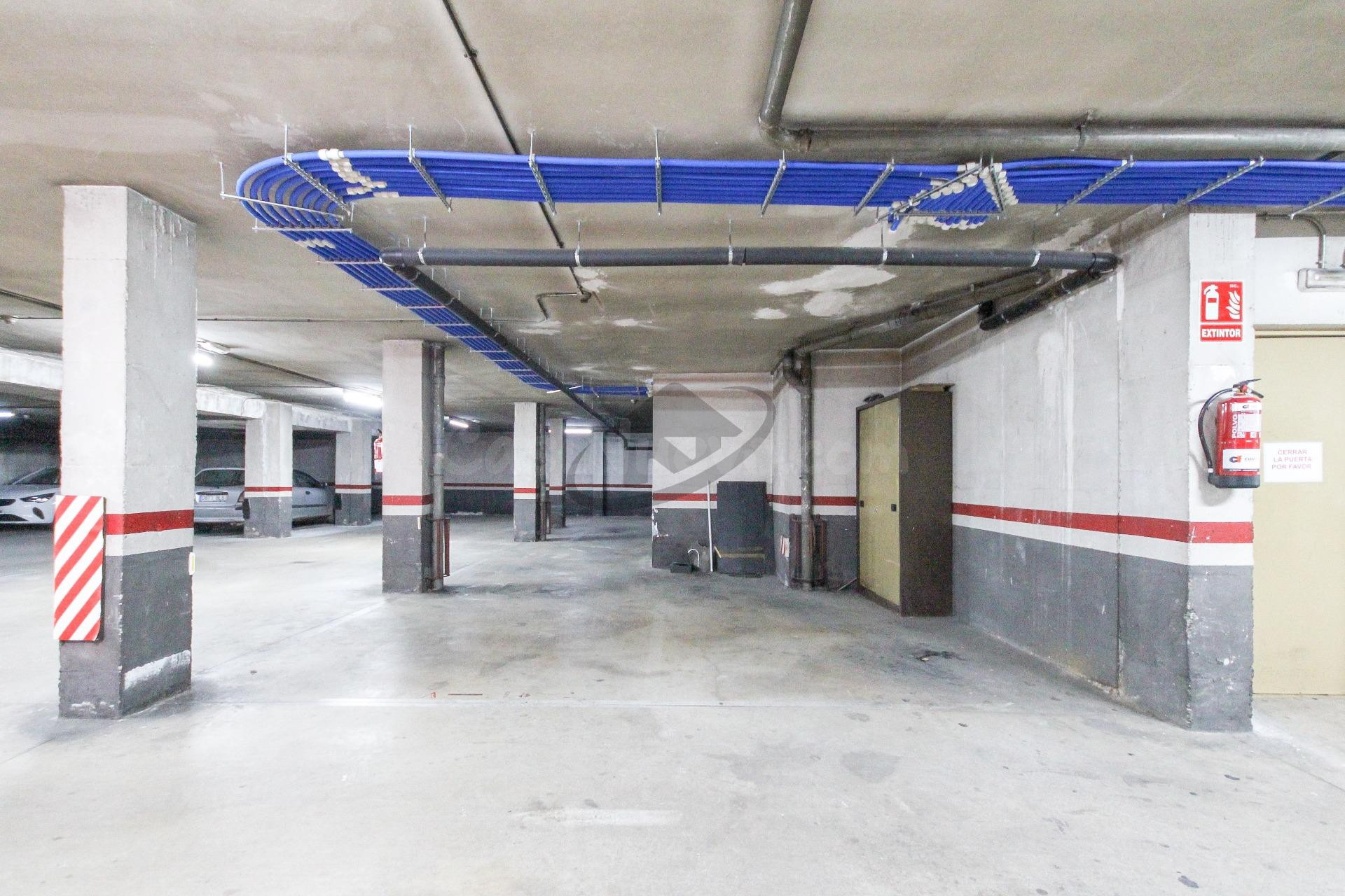 VIVIR EN EL CENTRO: LUZ, AMPLITUD Y 2 PARKINGS EN UNA VIVIEN - foto 30