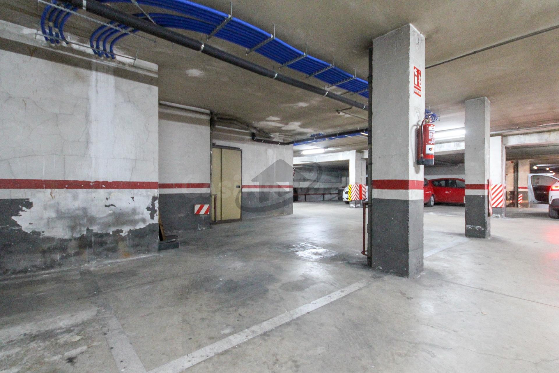 VIVIR EN EL CENTRO: LUZ, AMPLITUD Y 2 PARKINGS EN UNA VIVIEN - foto 31