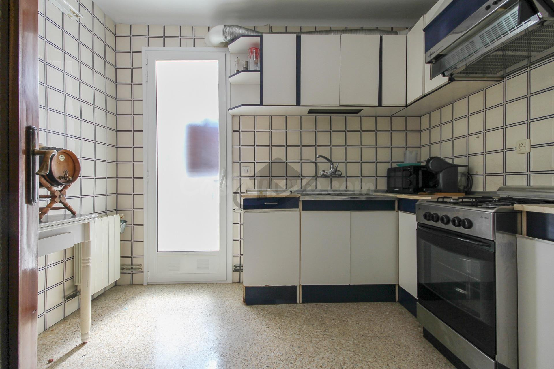 AMPLIO PISO DE A UN MINUTO DE FGC Y POCOS MINUTOS  A PIE DE  - foto 5