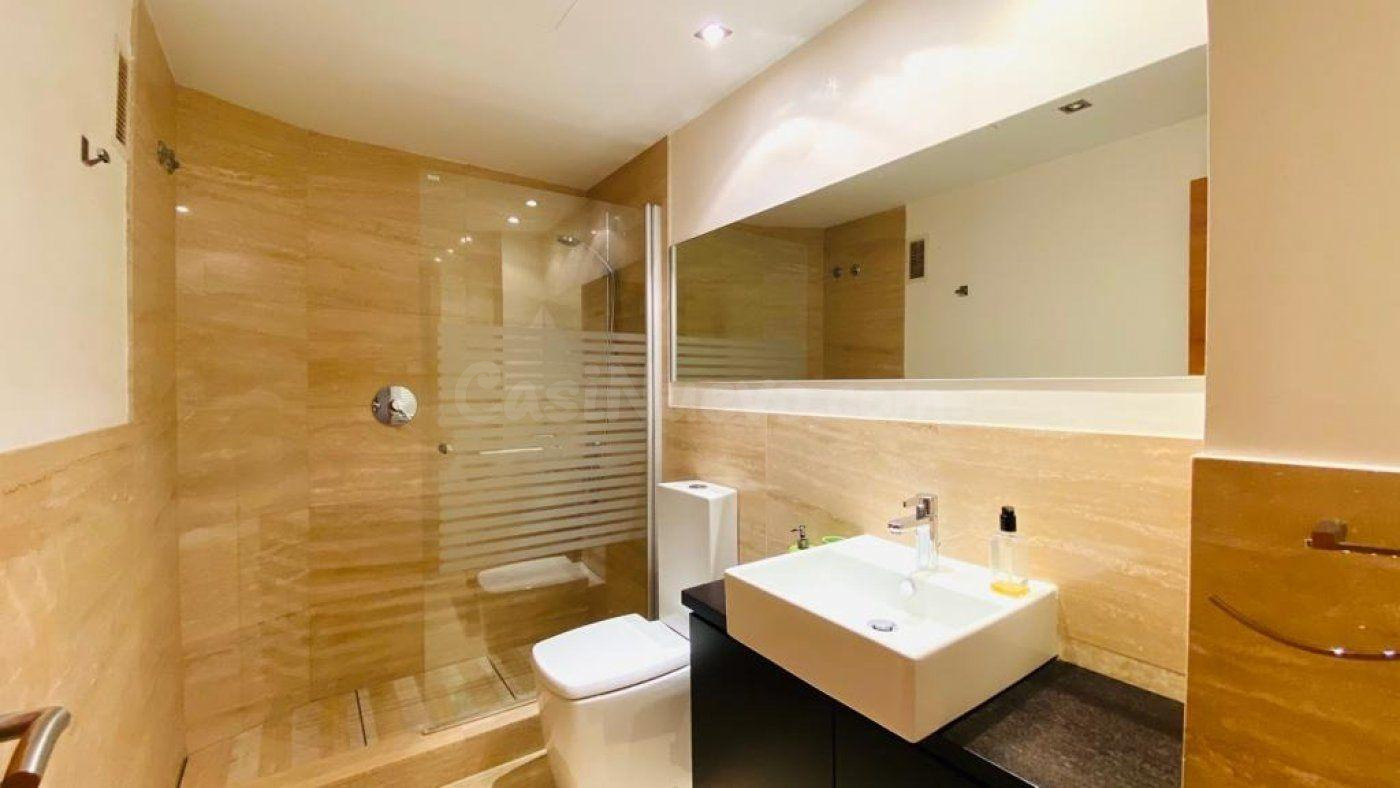 Exclusivo piso con gran terraza privada en el corazón de Pal - foto 6