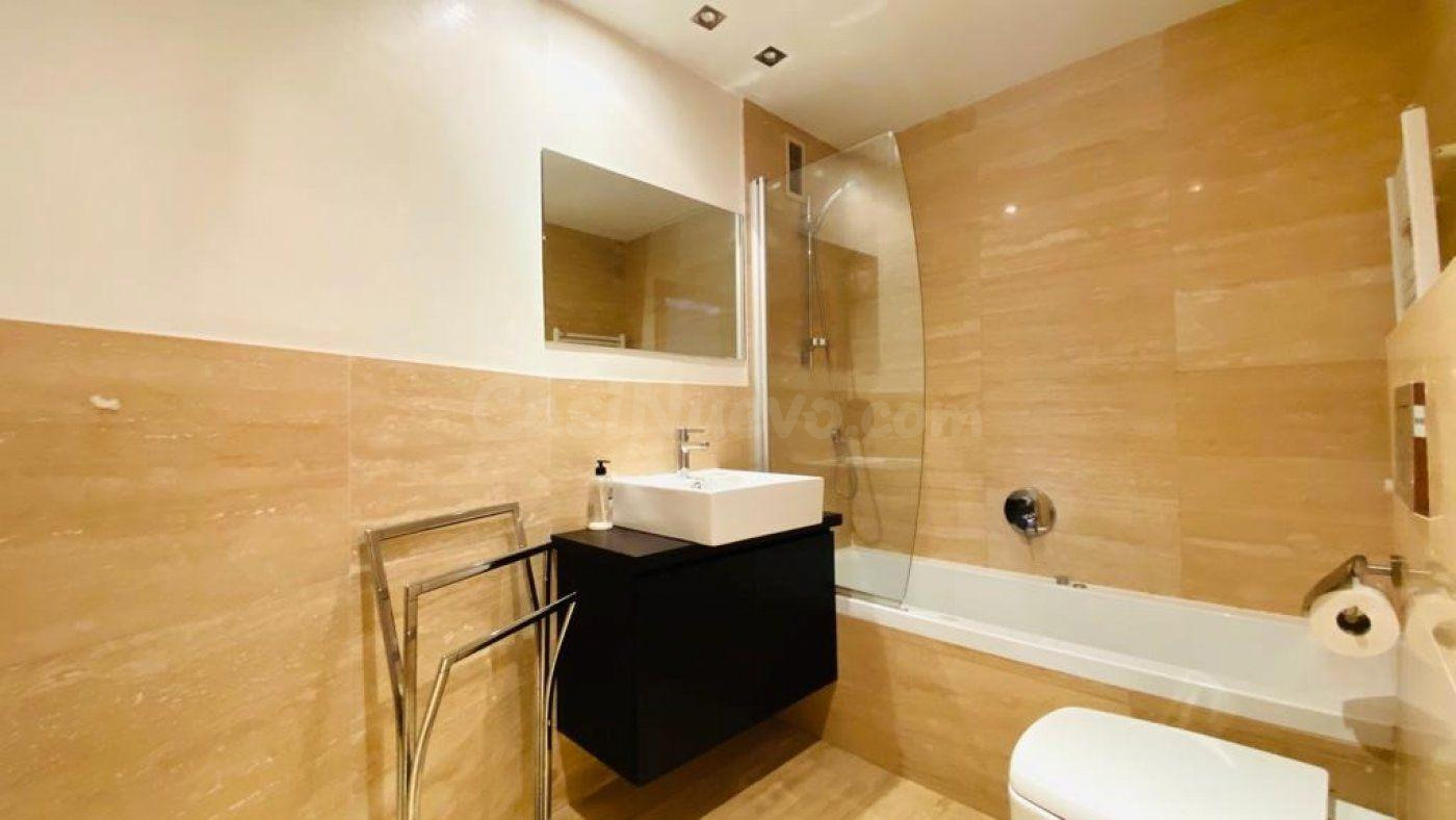 Exclusivo piso con gran terraza privada en el corazón de Pal - foto 12