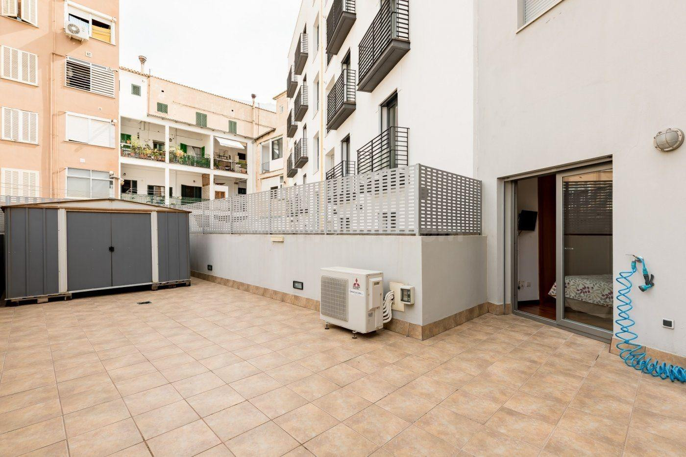 Exclusivo piso con gran terraza privada en el corazón de Pal - foto 17