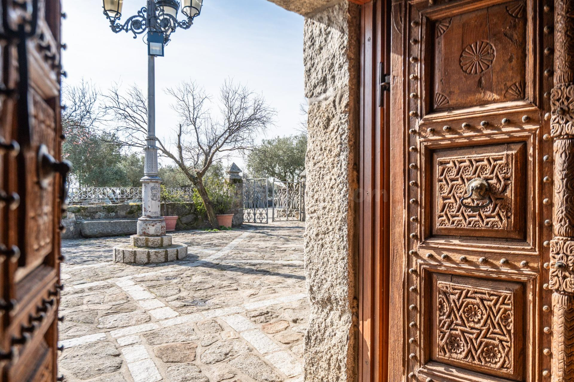 EXCLUSIVA FINCA GANADERA DE LUJO DE 93 HECTÁREAS CON PLAZA D - foto 8