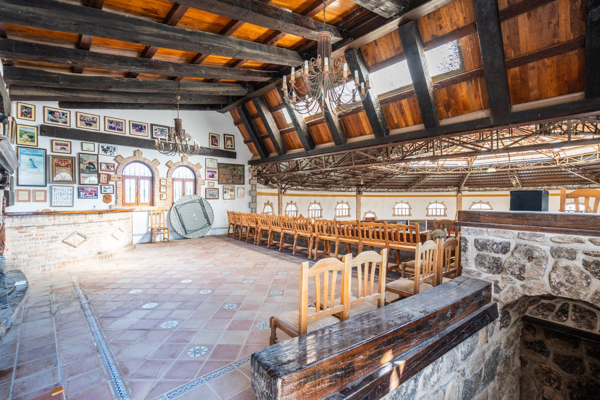 EXCLUSIVA FINCA GANADERA DE LUJO DE 93 HECTÁREAS CON PLAZA D - foto 20