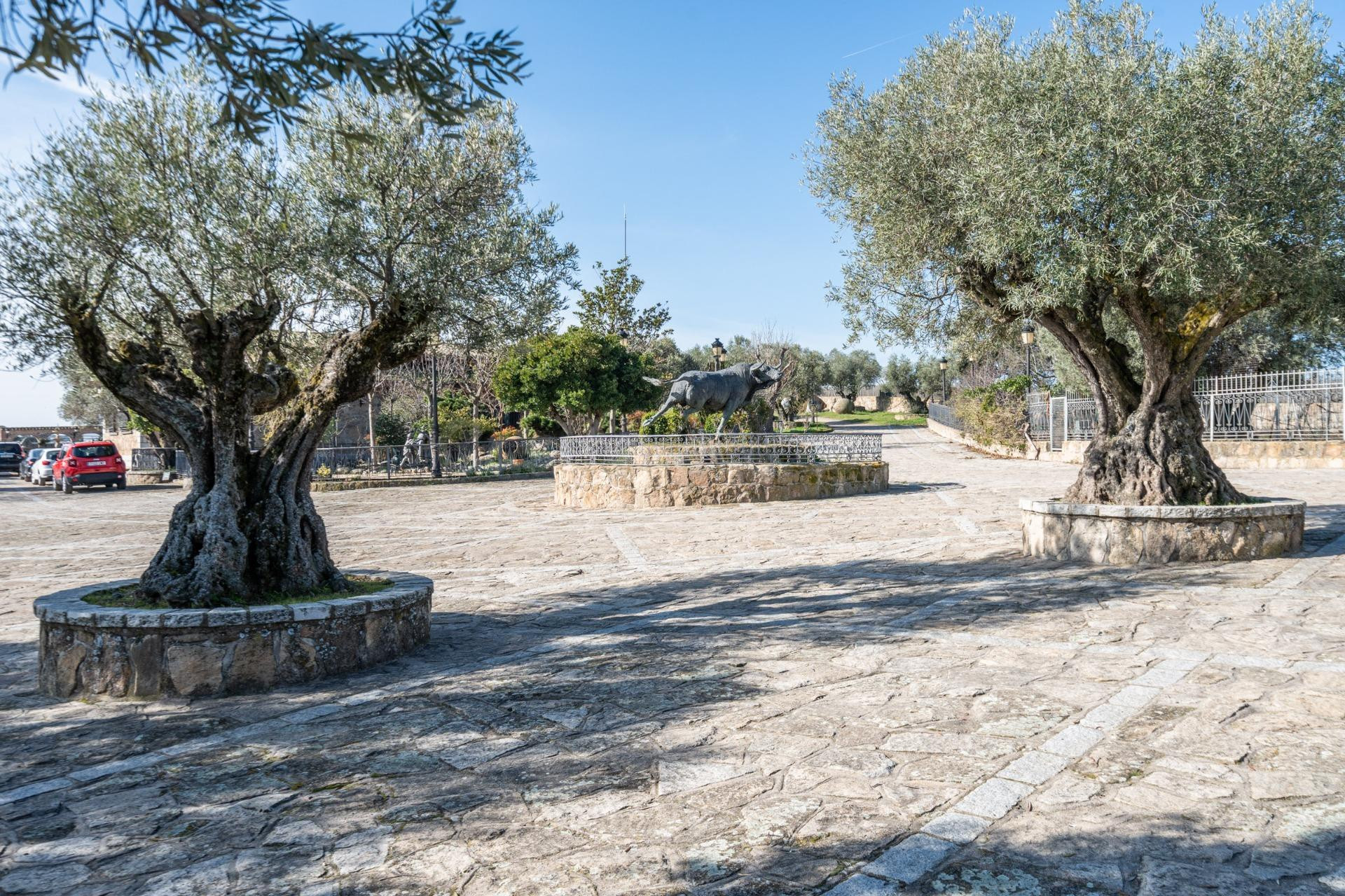 EXCLUSIVA FINCA GANADERA DE LUJO DE 93 HECTÁREAS CON PLAZA D - foto 40