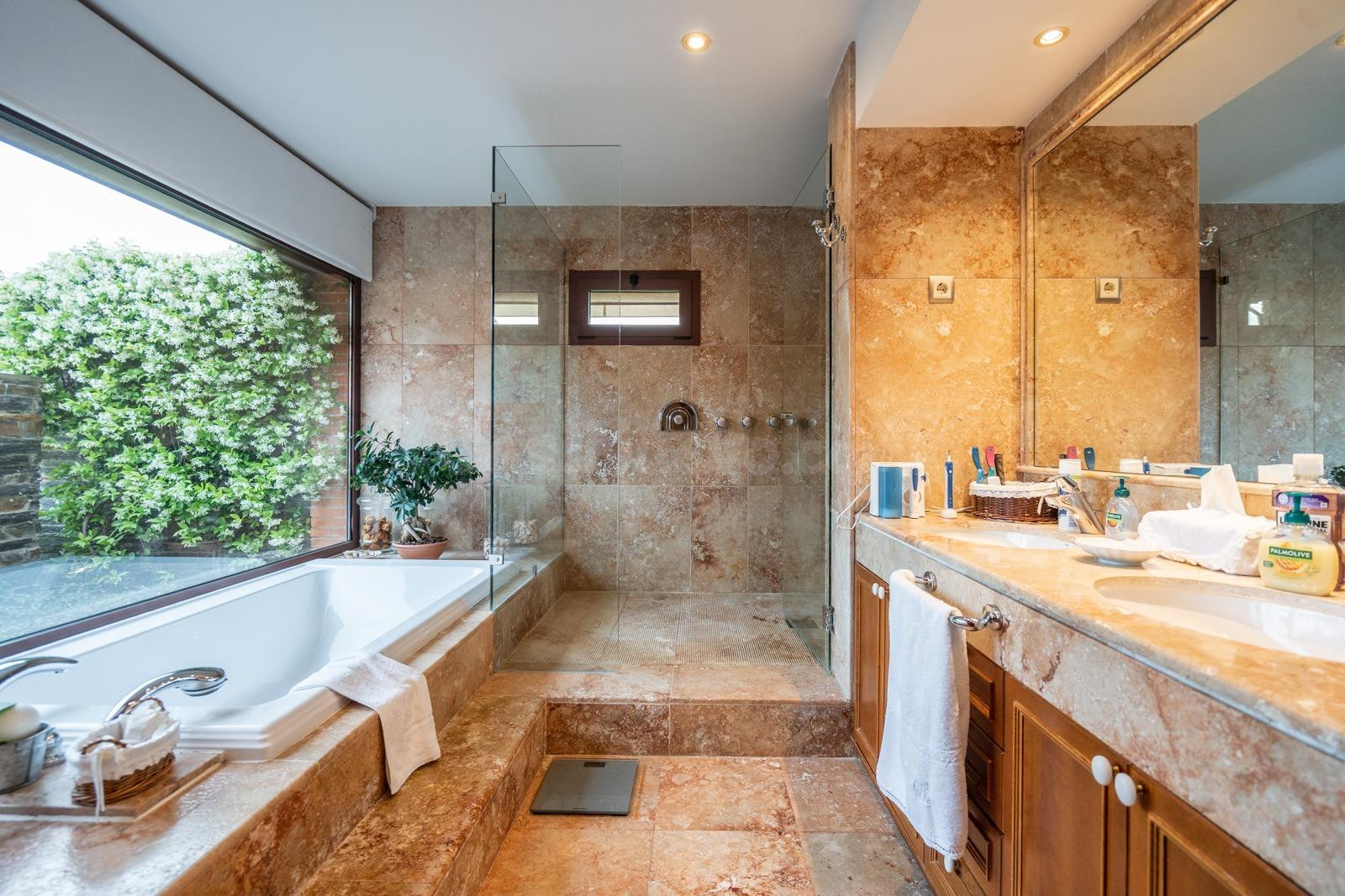 CHALET INDEPENDIENTE DE LUJO EN EL GOLF DE LAS ROZAS - foto 12