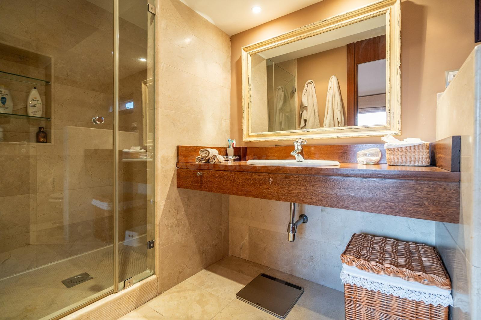 CHALET INDEPENDIENTE DE LUJO EN EL GOLF DE LAS ROZAS - foto 18