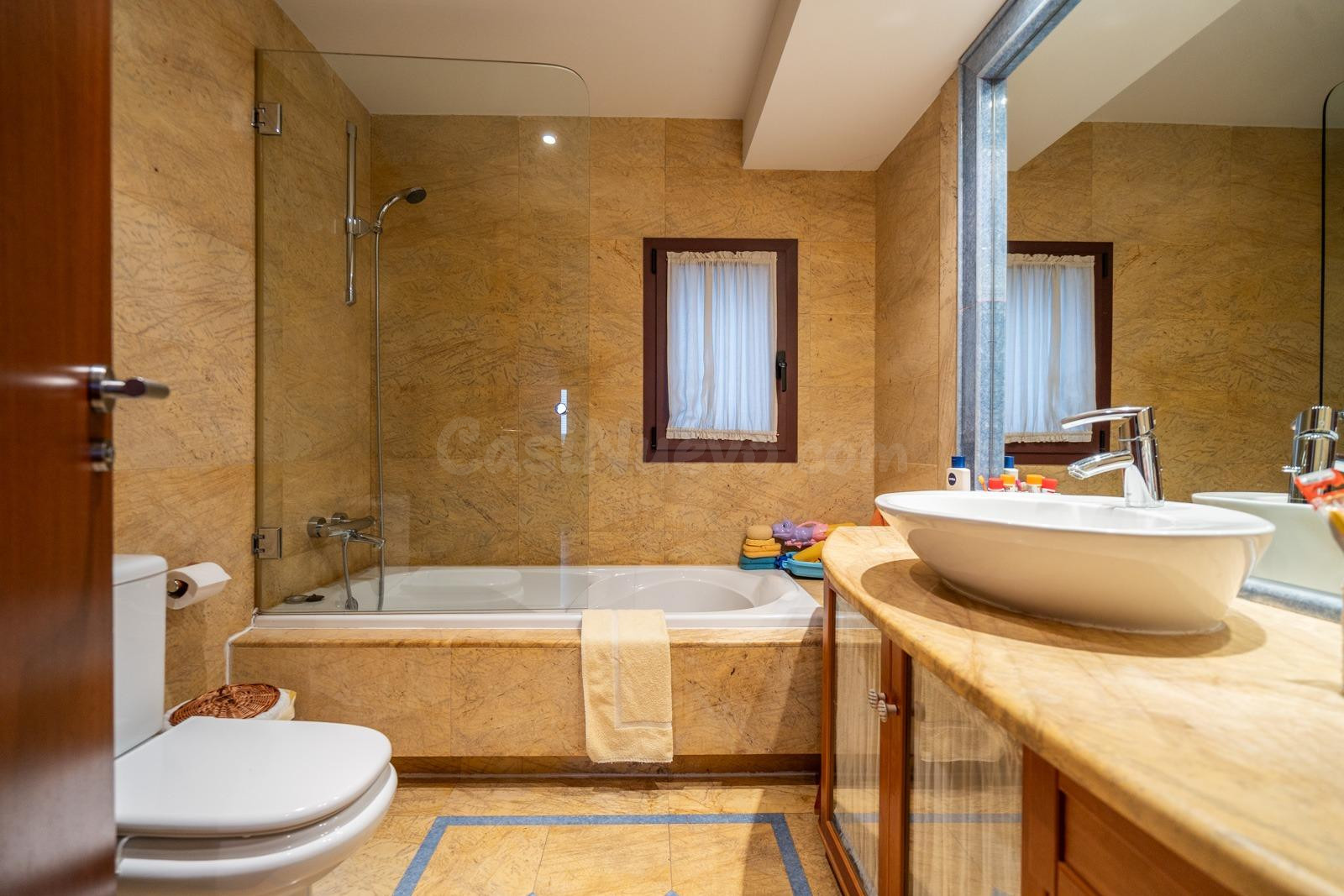 CHALET INDEPENDIENTE DE LUJO EN EL GOLF DE LAS ROZAS - foto 26