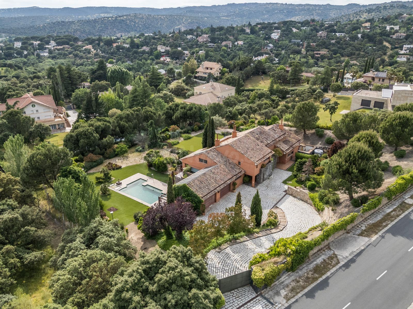 CHALET INDEPENDIENTE DE LUJO EN EL GOLF DE LAS ROZAS - foto 28