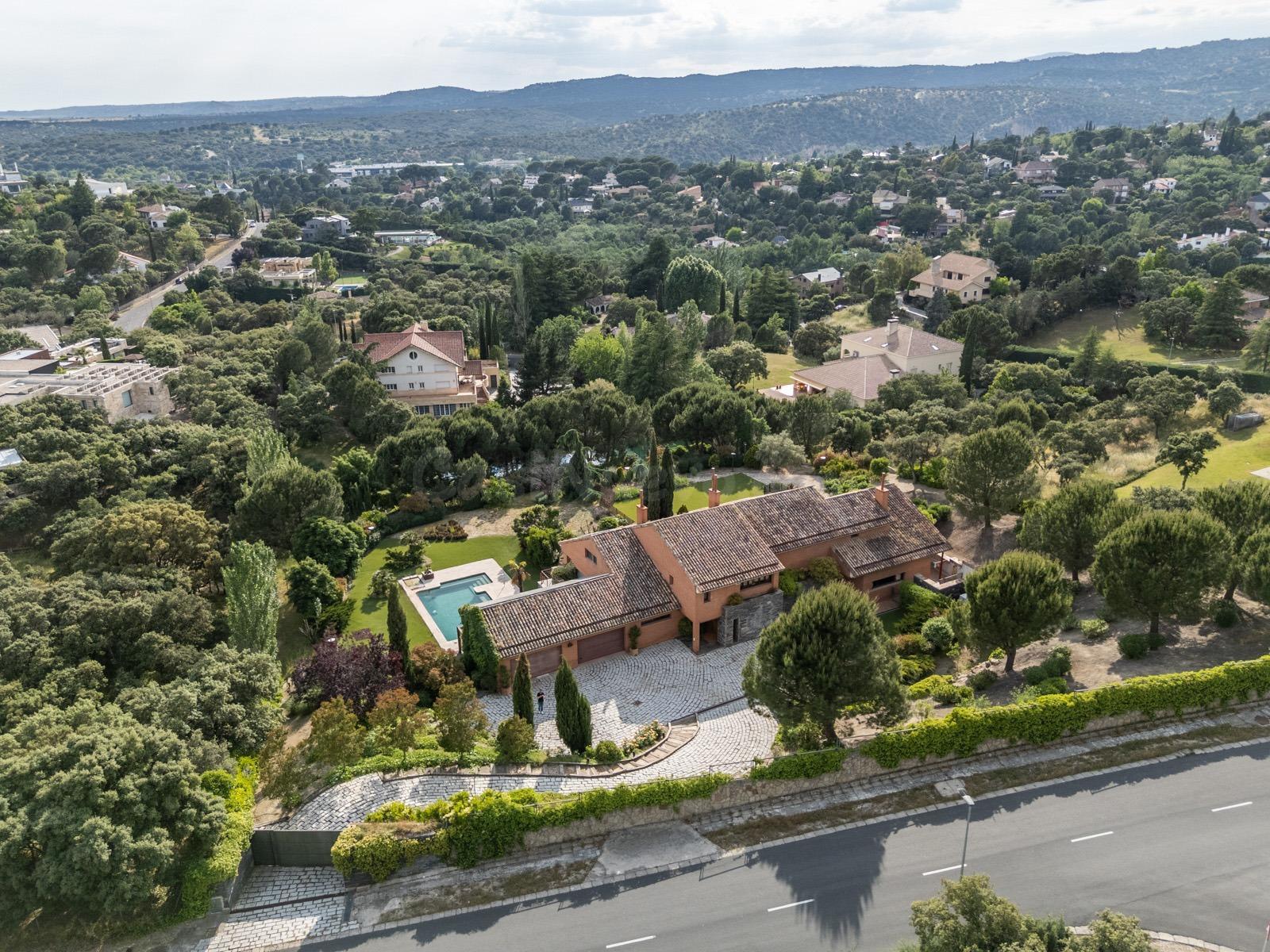 CHALET INDEPENDIENTE DE LUJO EN EL GOLF DE LAS ROZAS - foto 32