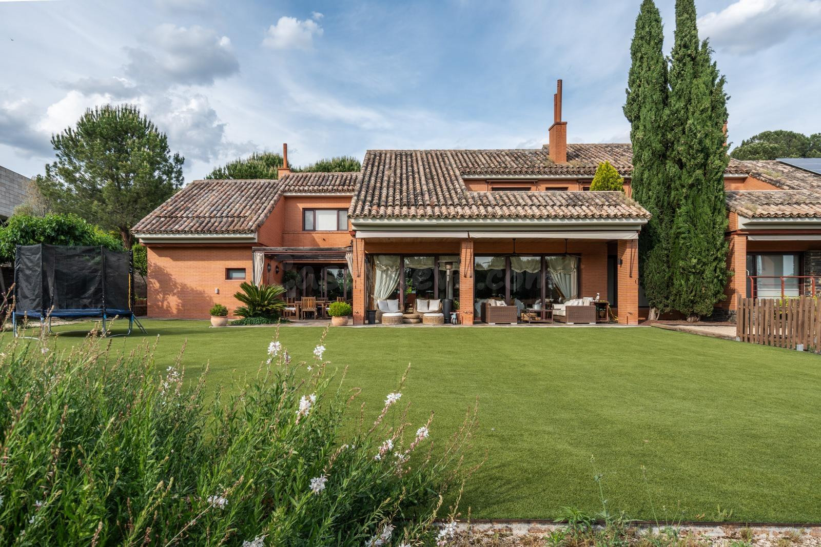 CHALET INDEPENDIENTE DE LUJO EN EL GOLF DE LAS ROZAS - foto 34