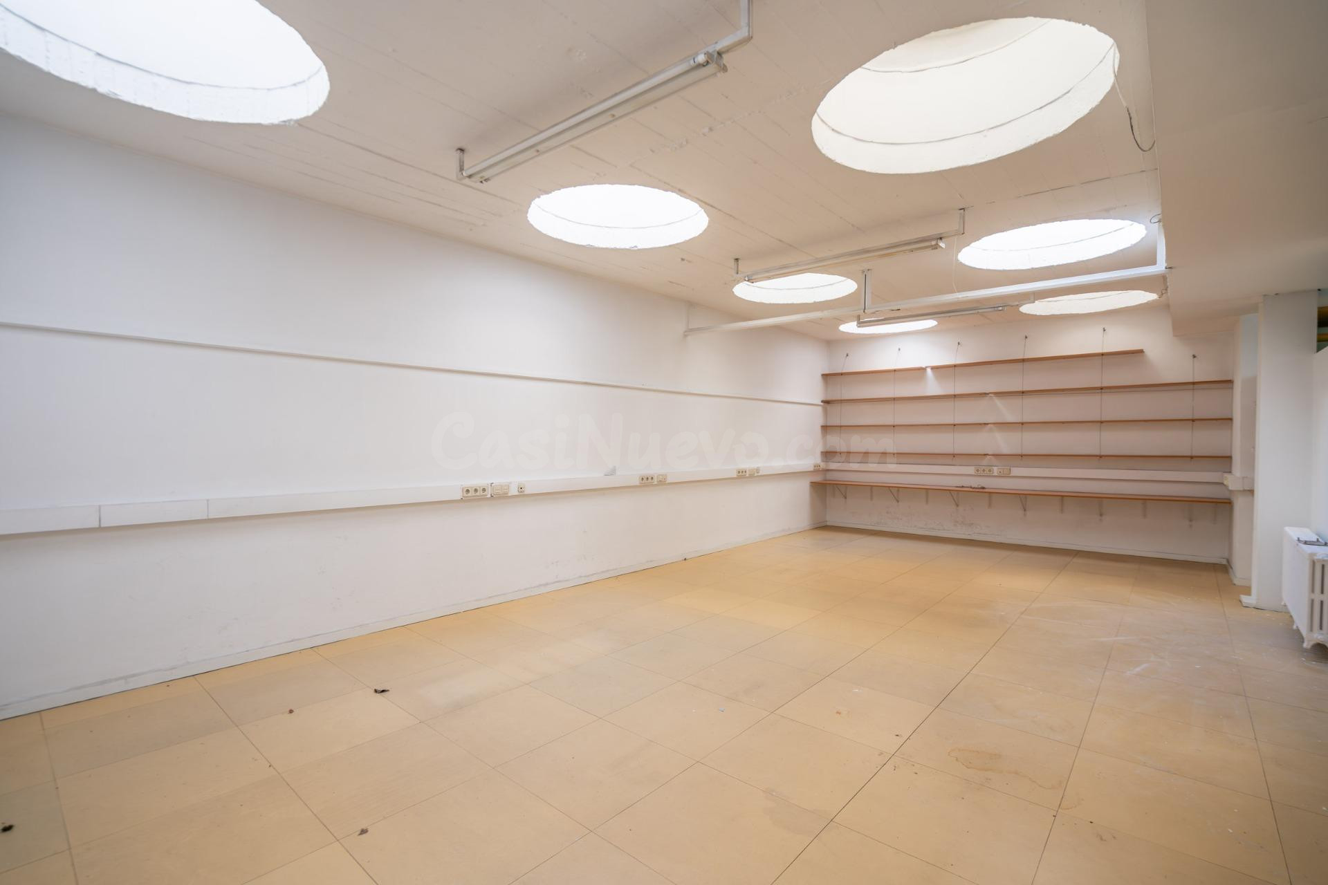 OFICINA AMPLIA, DIAFANA Y CON MÚLTIPLES POSIBILIDADES EN MON - foto 15