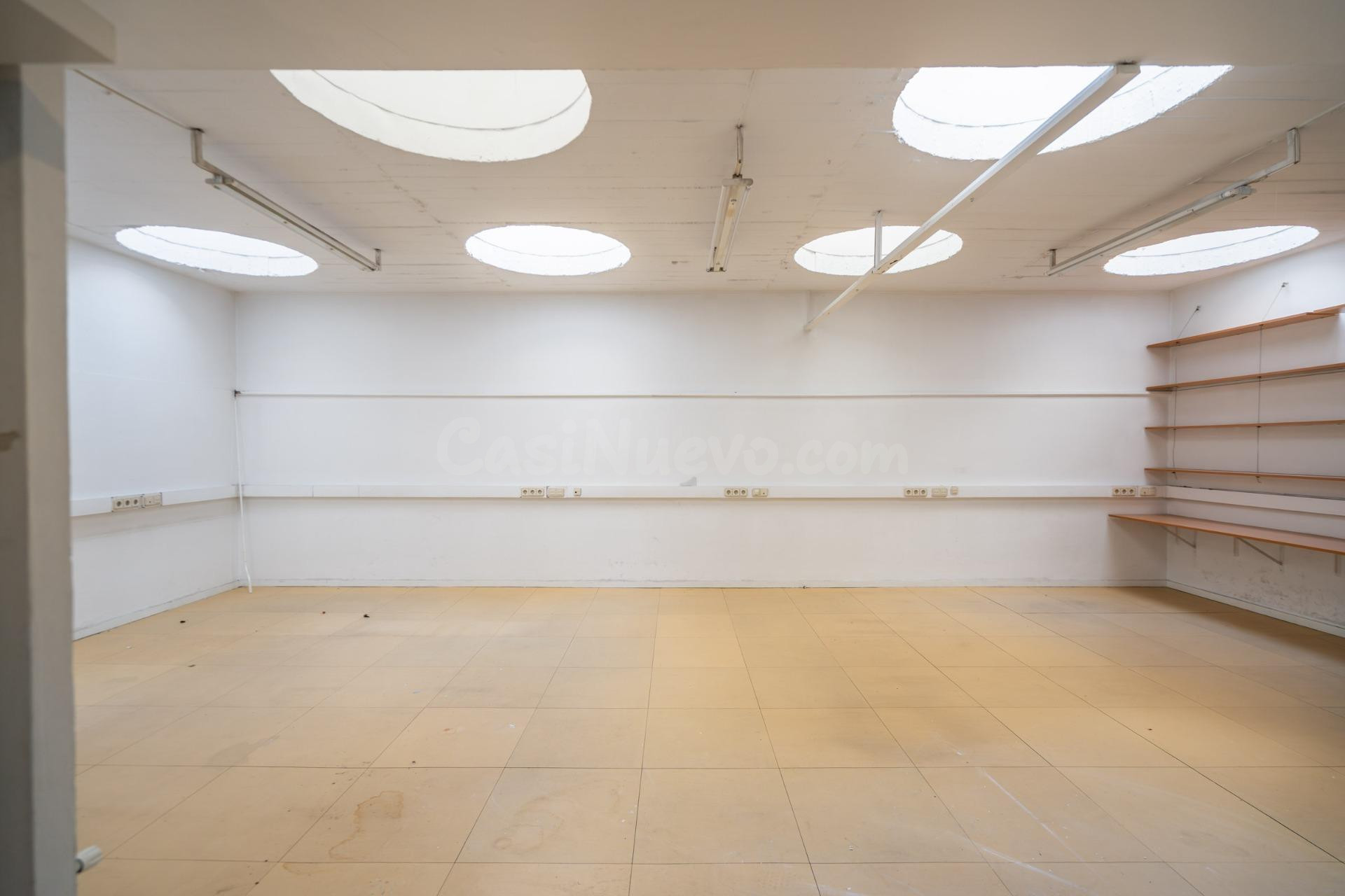 OFICINA AMPLIA, DIAFANA Y CON MÚLTIPLES POSIBILIDADES EN MON - foto 16