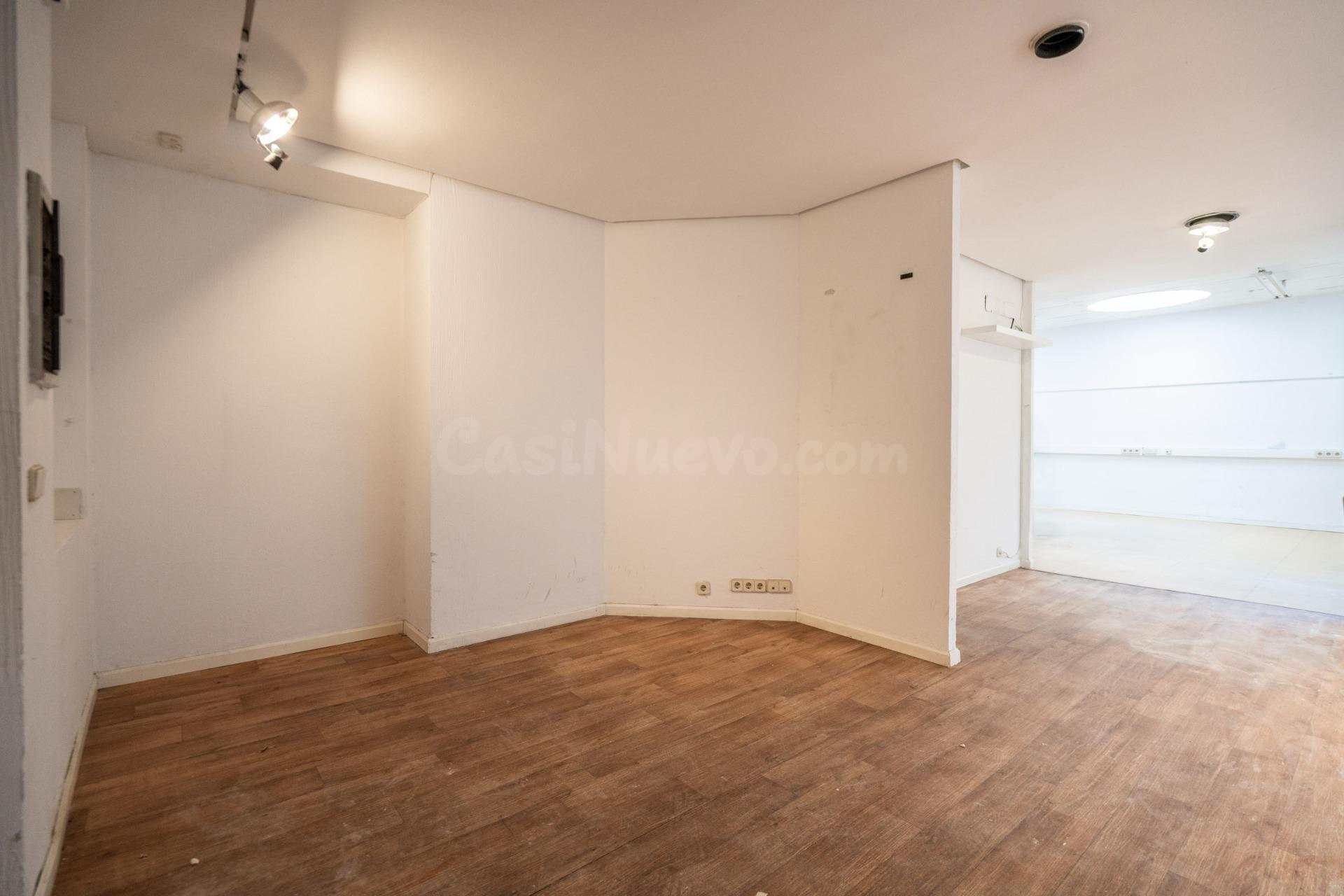 OFICINA AMPLIA, DIAFANA Y CON MÚLTIPLES POSIBILIDADES EN MON - foto 23