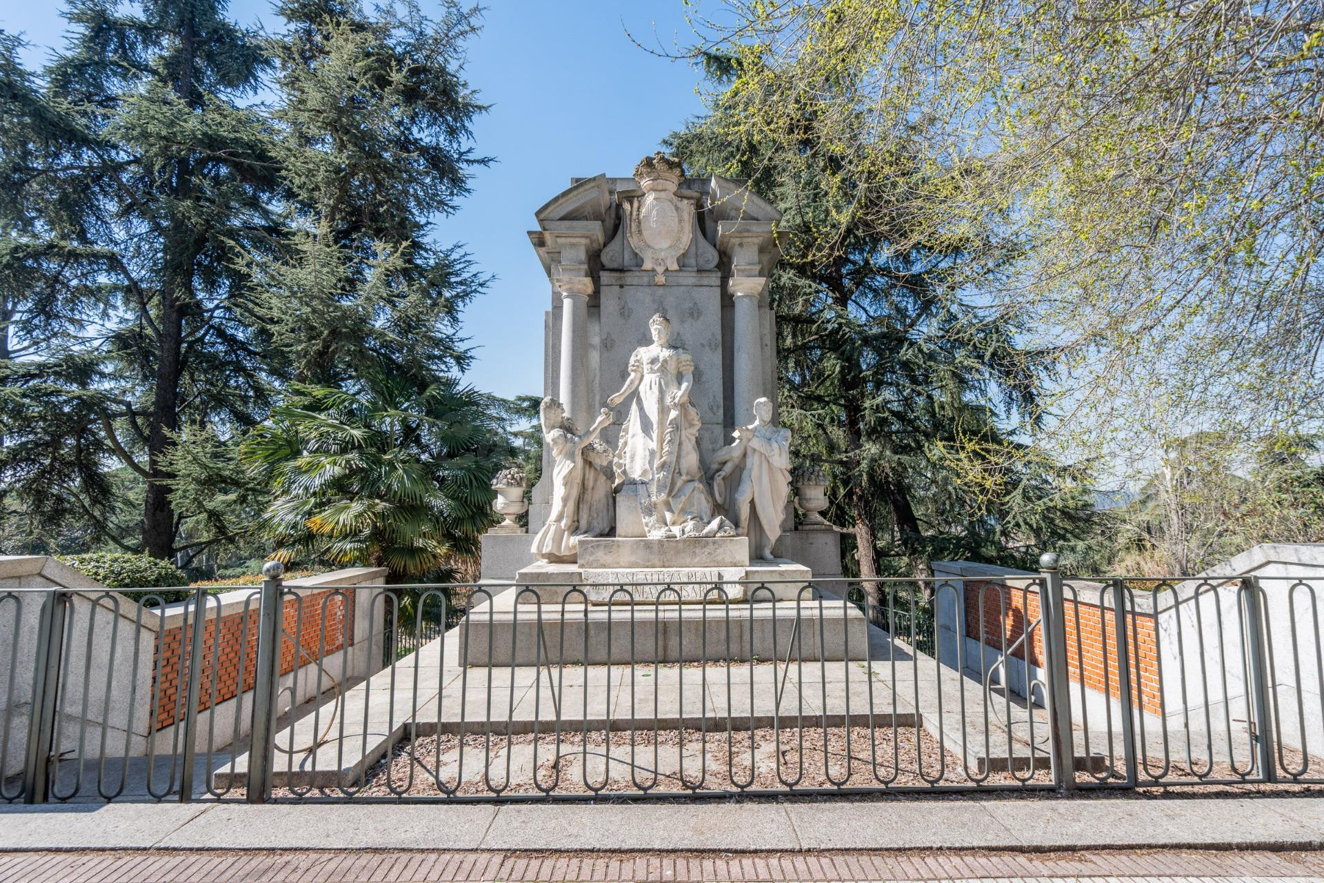 OFICINA AMPLIA, DIAFANA Y CON MÚLTIPLES POSIBILIDADES EN MON - foto 27