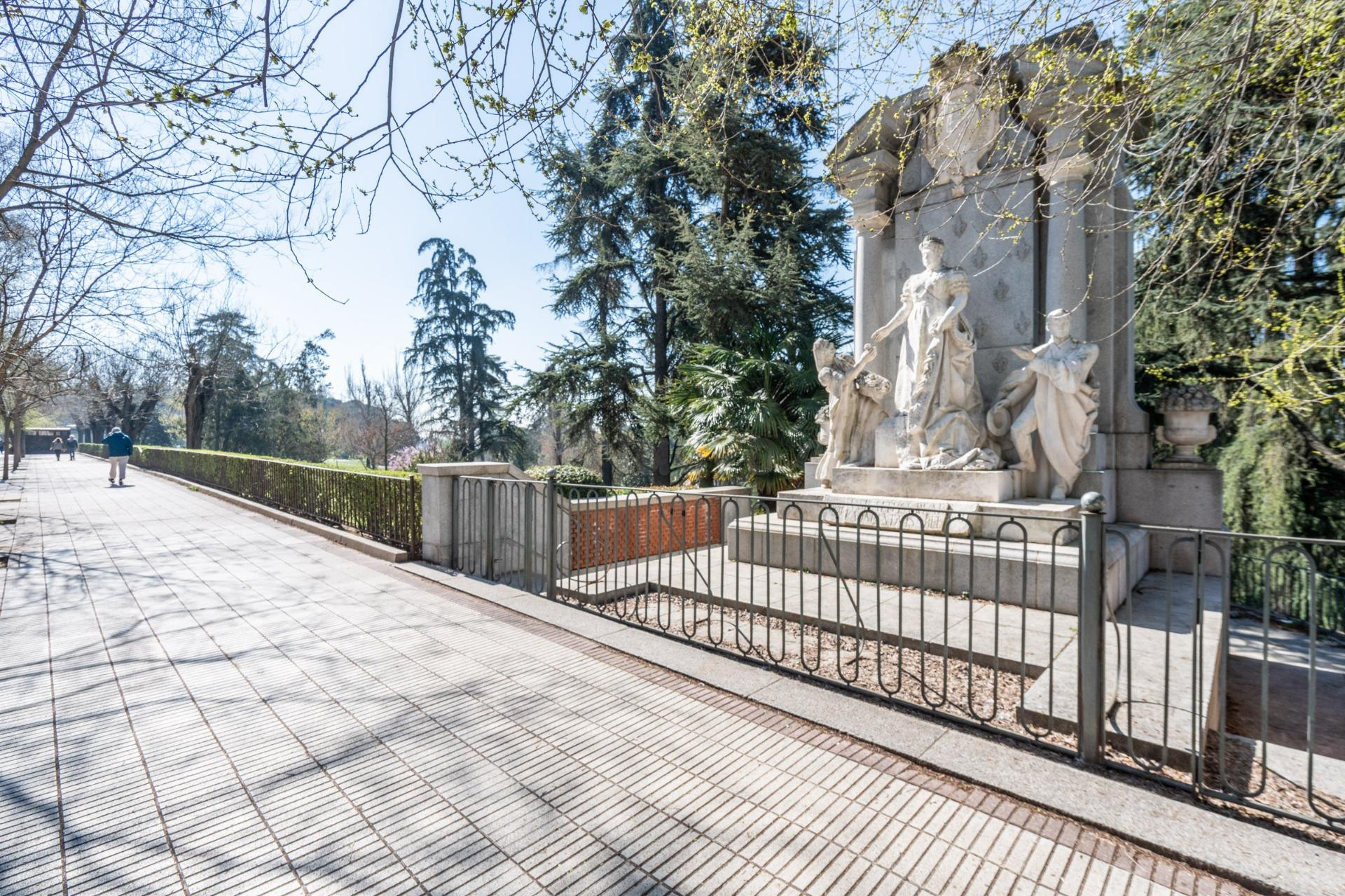 OFICINA AMPLIA, DIAFANA Y CON MÚLTIPLES POSIBILIDADES EN MON - foto 31