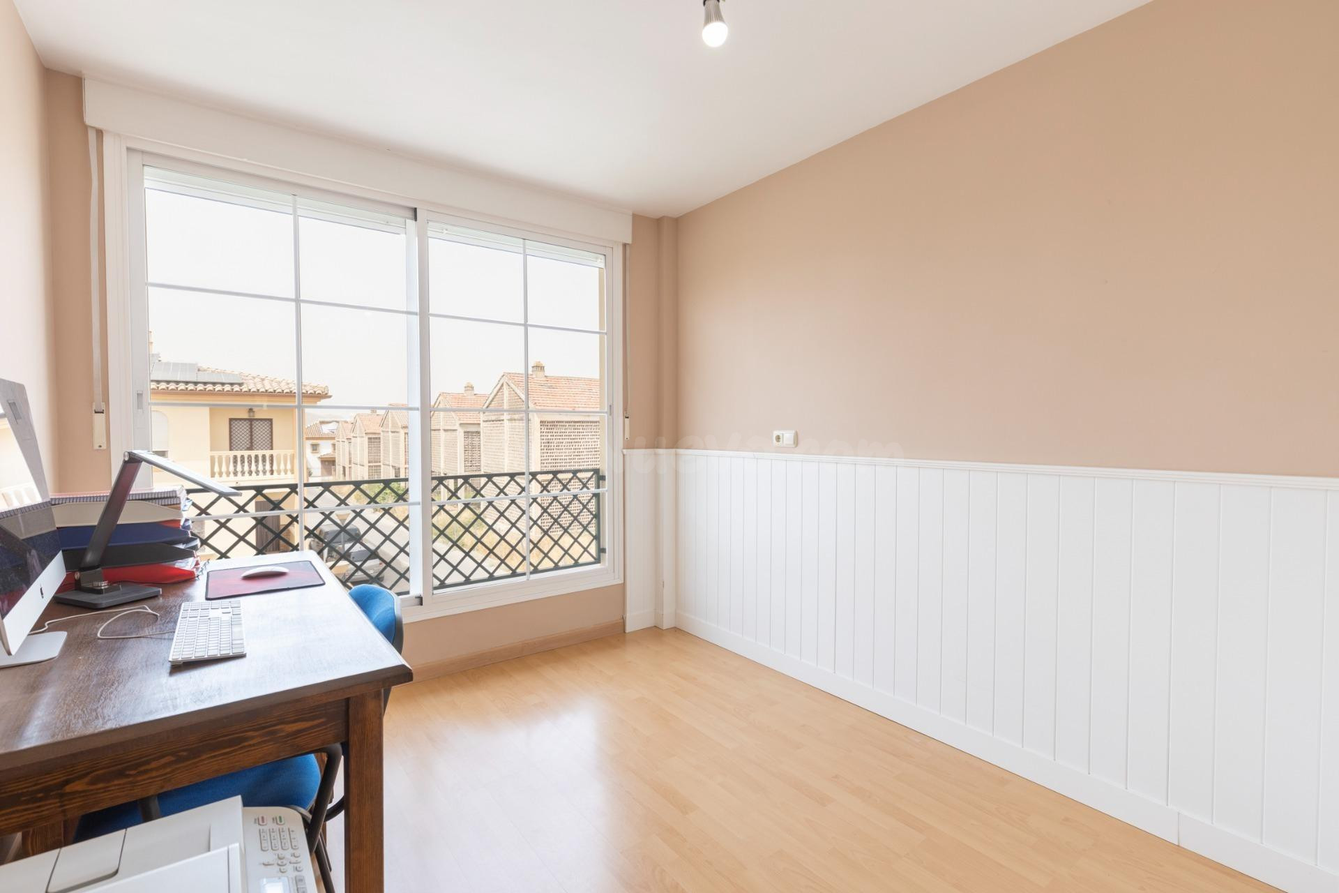 Exclusiva casa independiente en El Chaparral, Albolote. Una  - foto 33