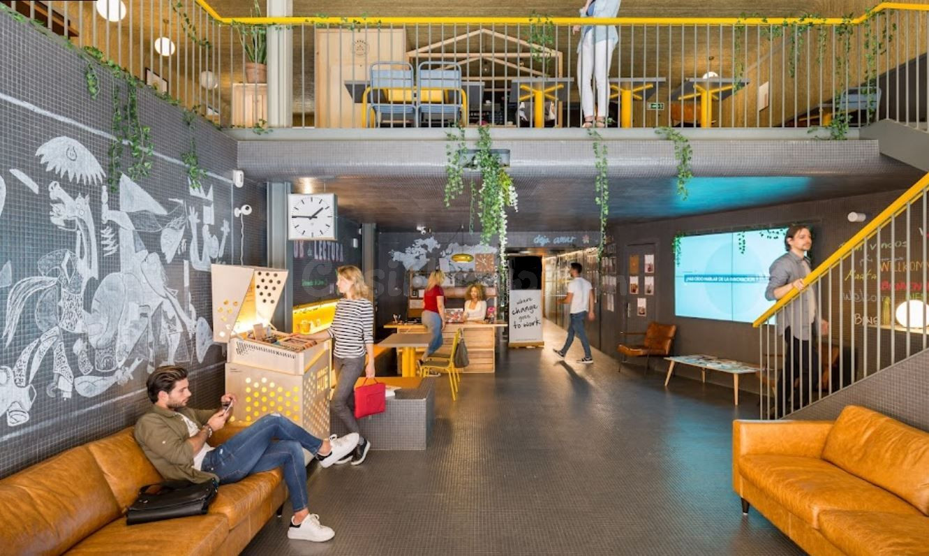 Oficina en alquiler en Calle de Piamonte