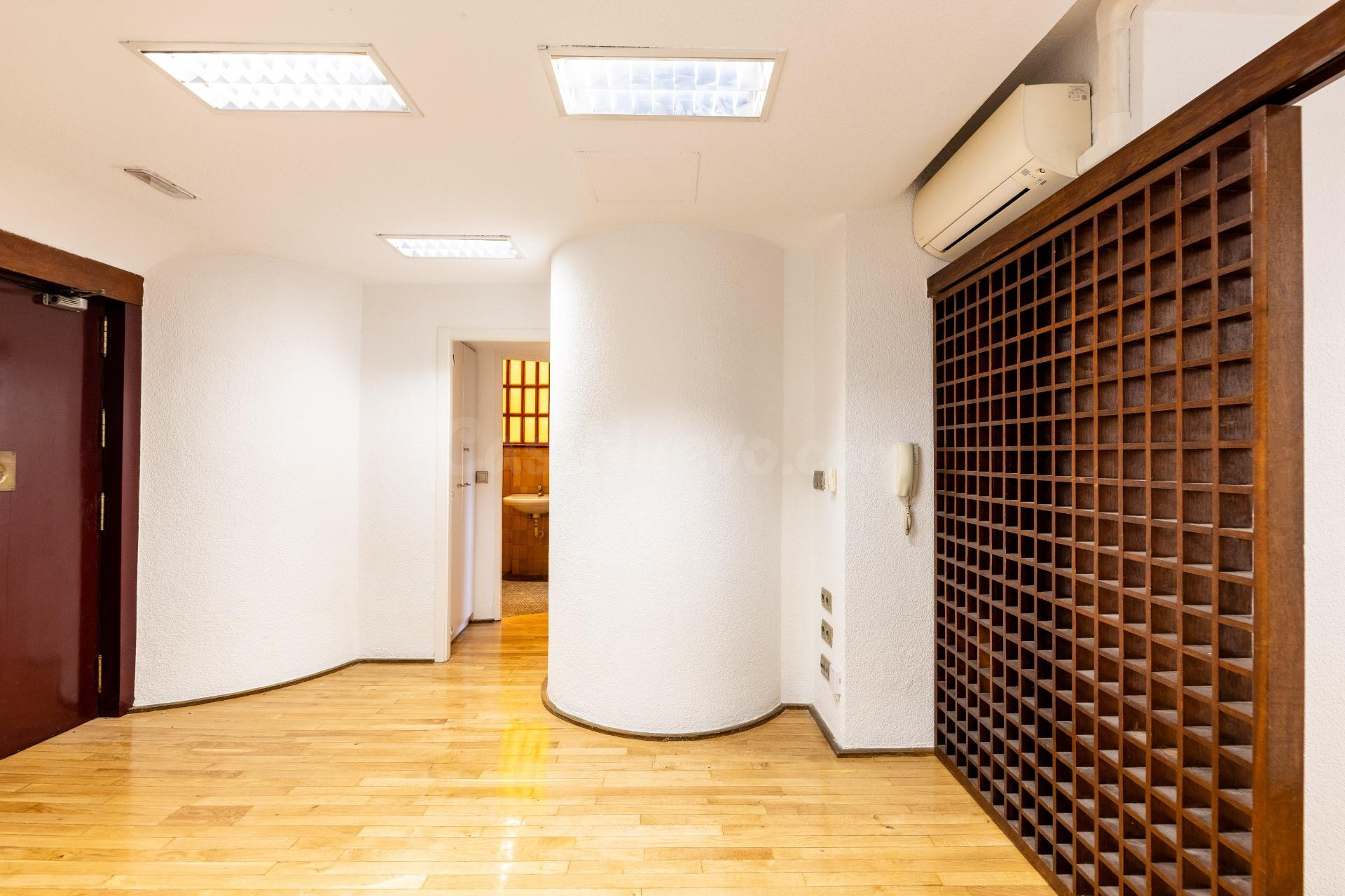 Alquiler de vivienda u oficina en Torres Blancas - foto 3