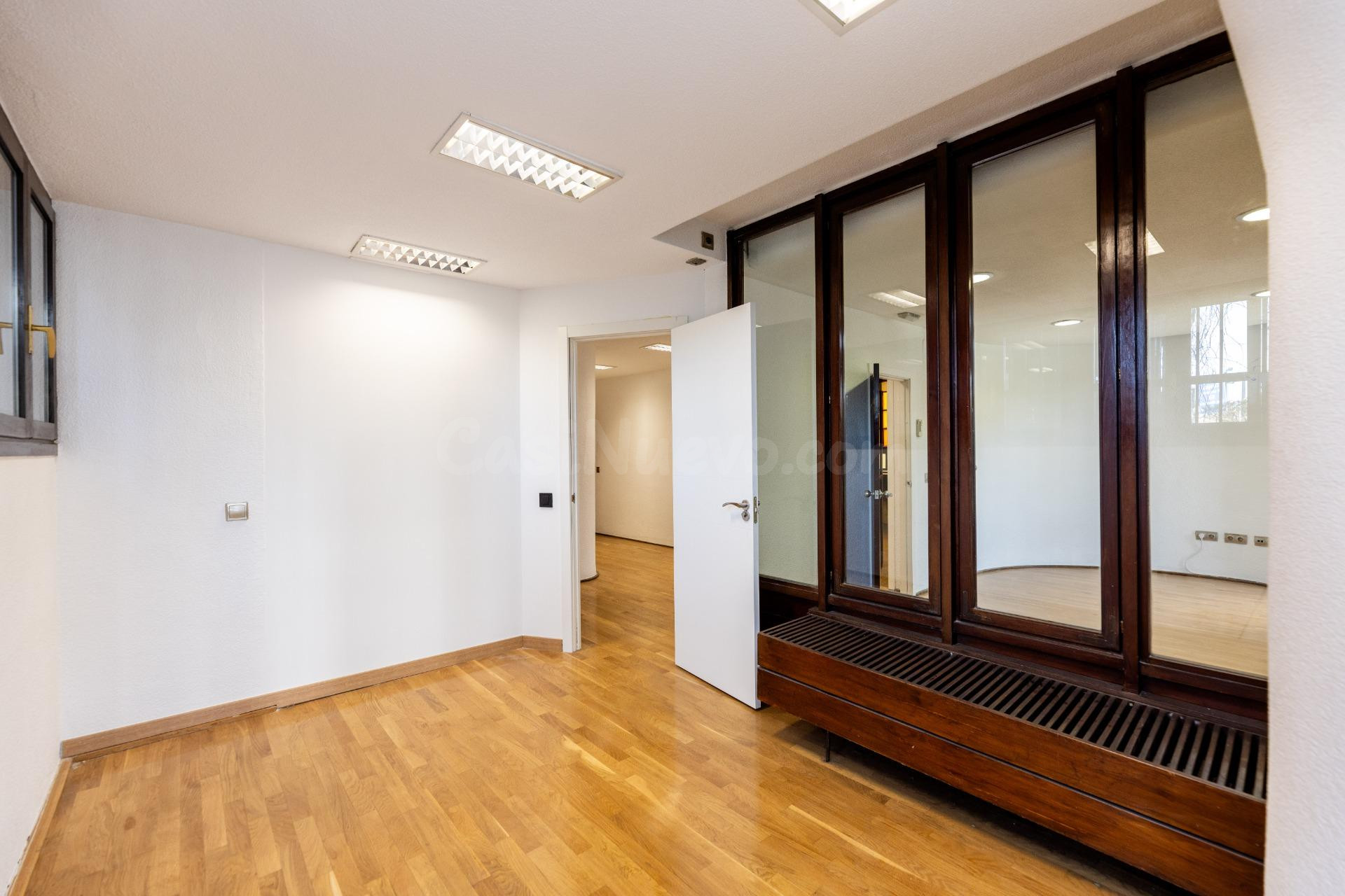 Alquiler de vivienda u oficina en Torres Blancas - foto 11