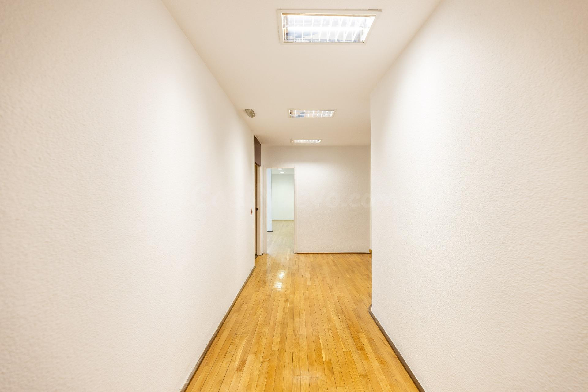 Alquiler de vivienda u oficina en Torres Blancas - foto 13