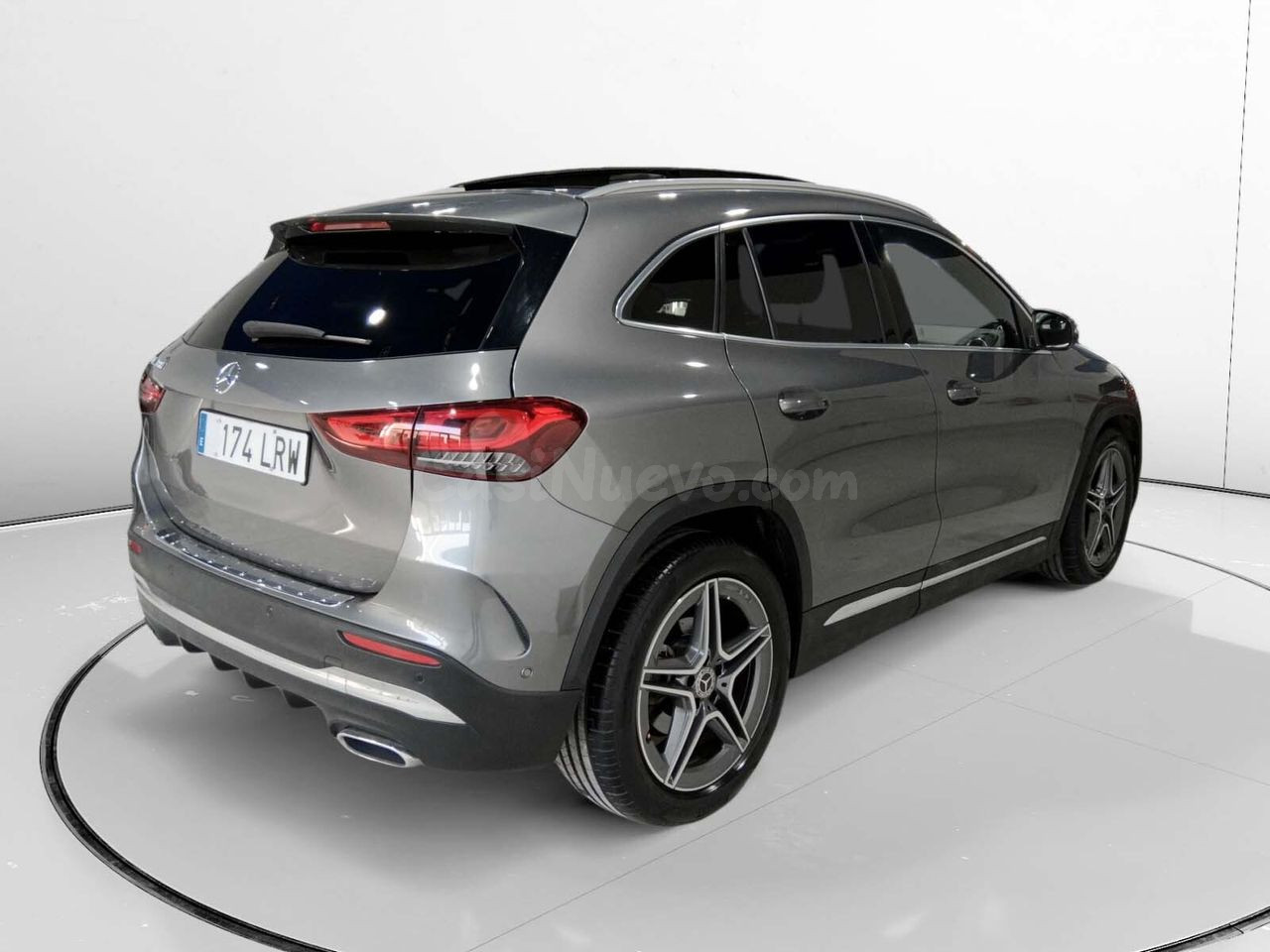 Mercedes GLA 180 AMG Line - foto 2