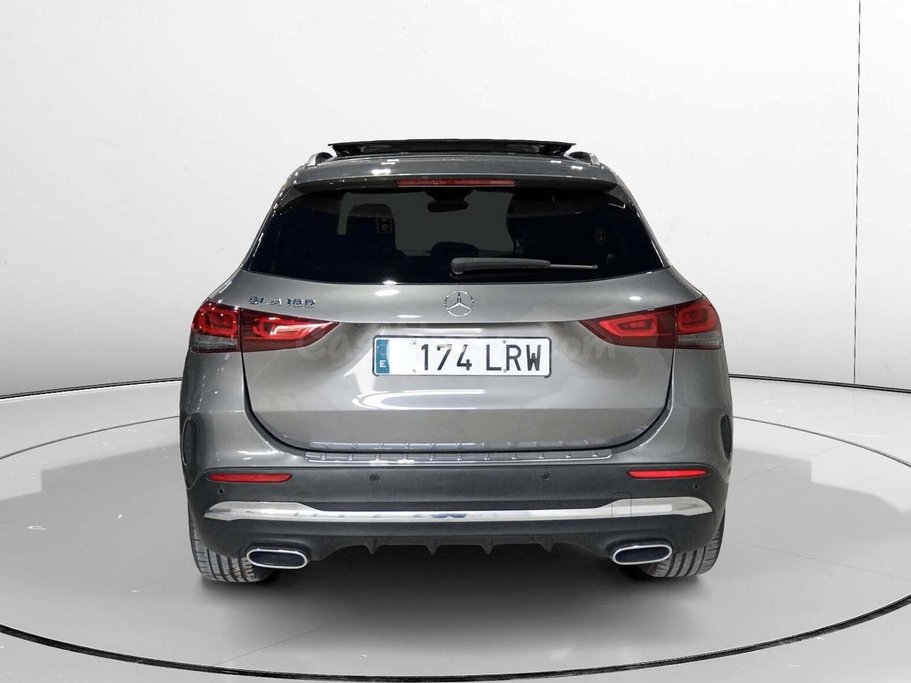 Mercedes GLA 180 AMG Line - foto 3