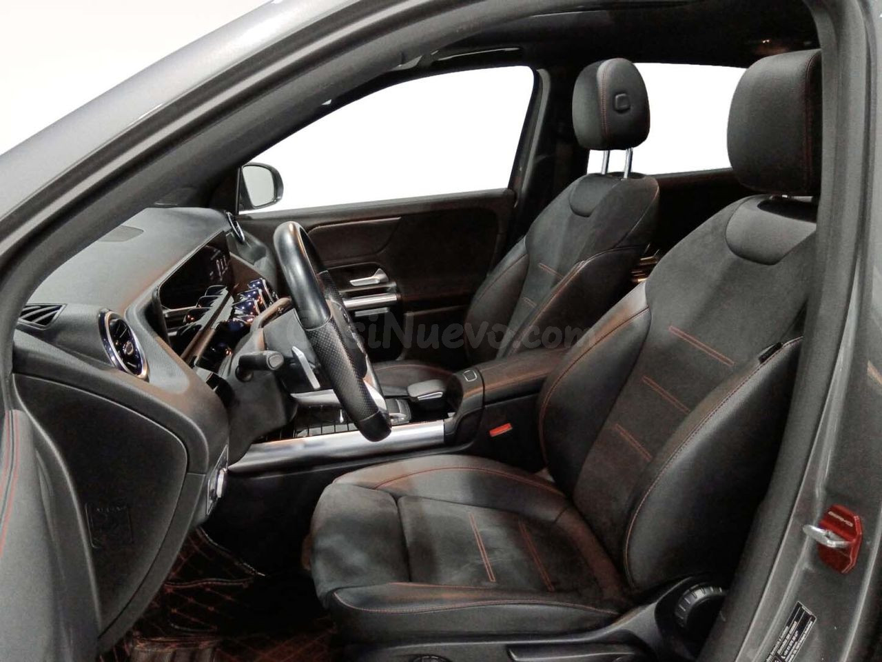 Mercedes GLA 180 AMG Line - foto 8