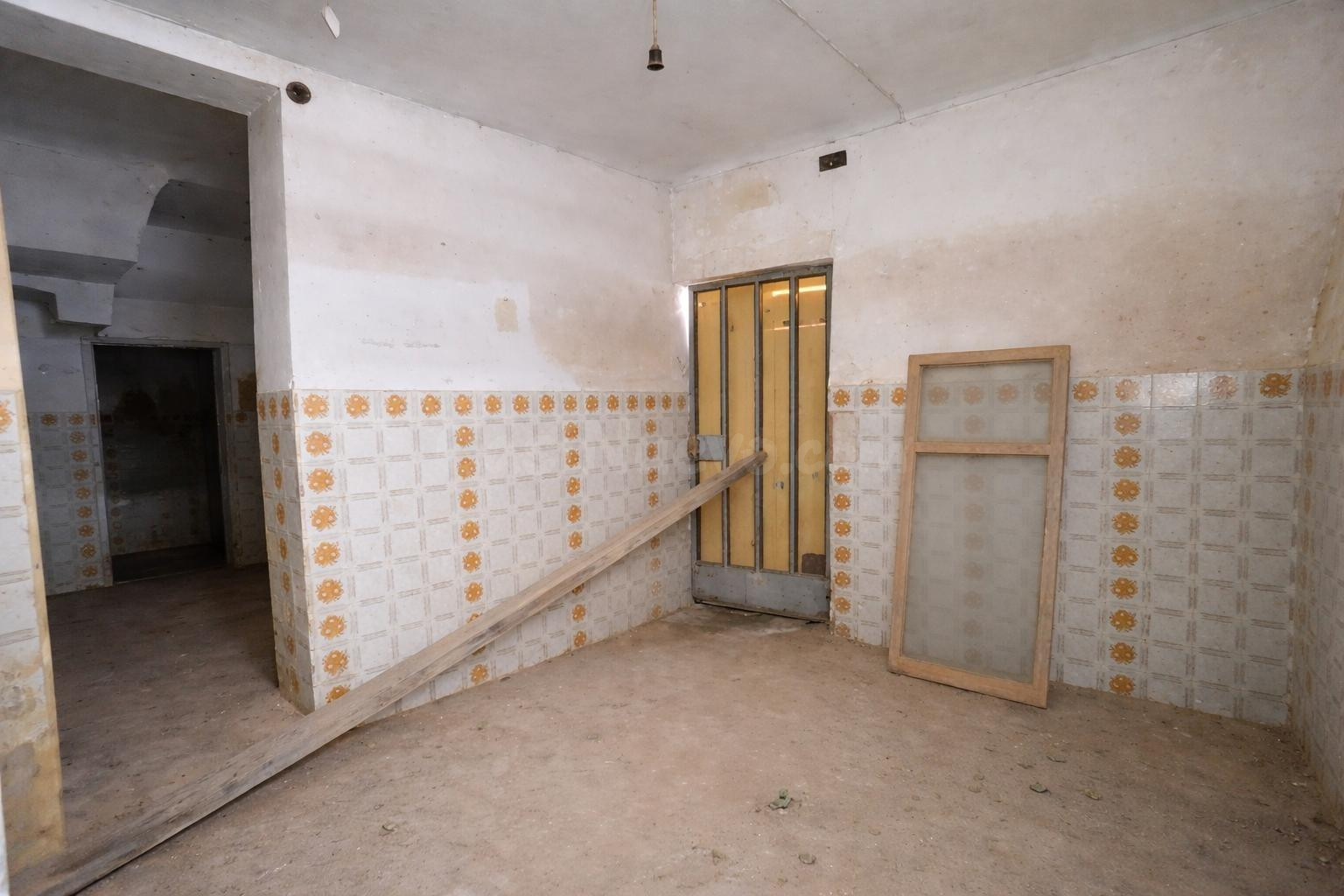 Casa en Novelda para reformar - foto 3