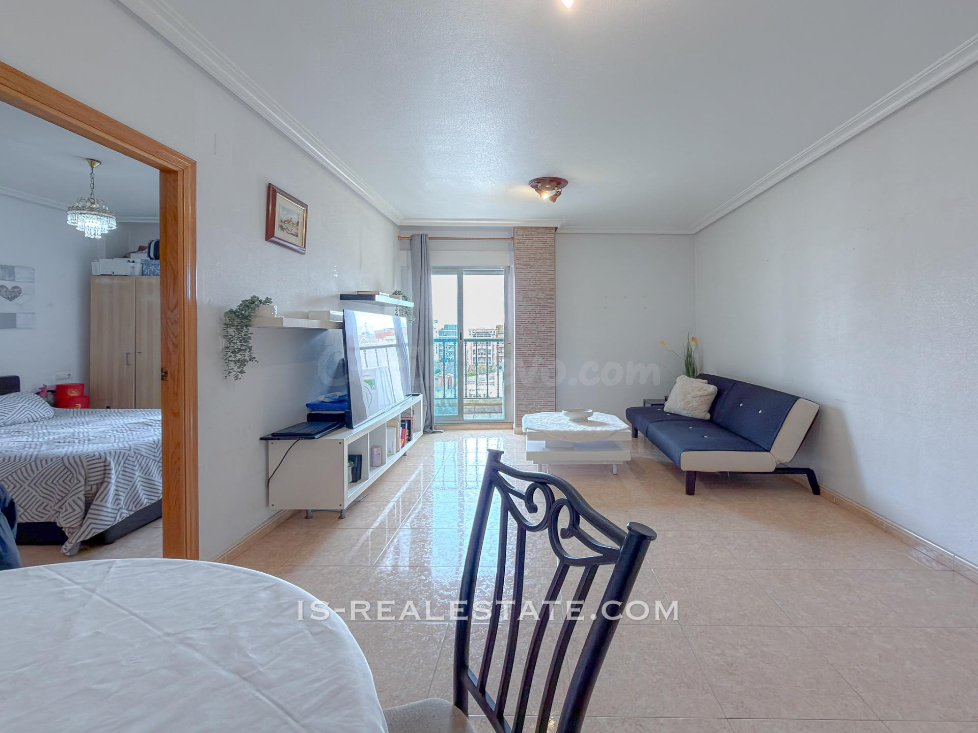 Apartamento con excelentes calidades y terraza con vistas de - foto 2