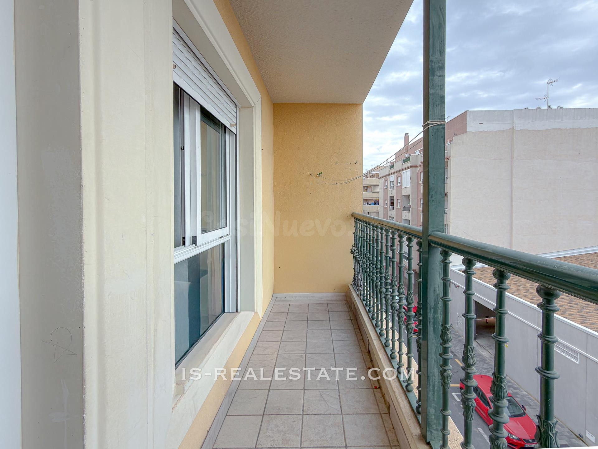 Apartamento con excelentes calidades y terraza con vistas de - foto 4