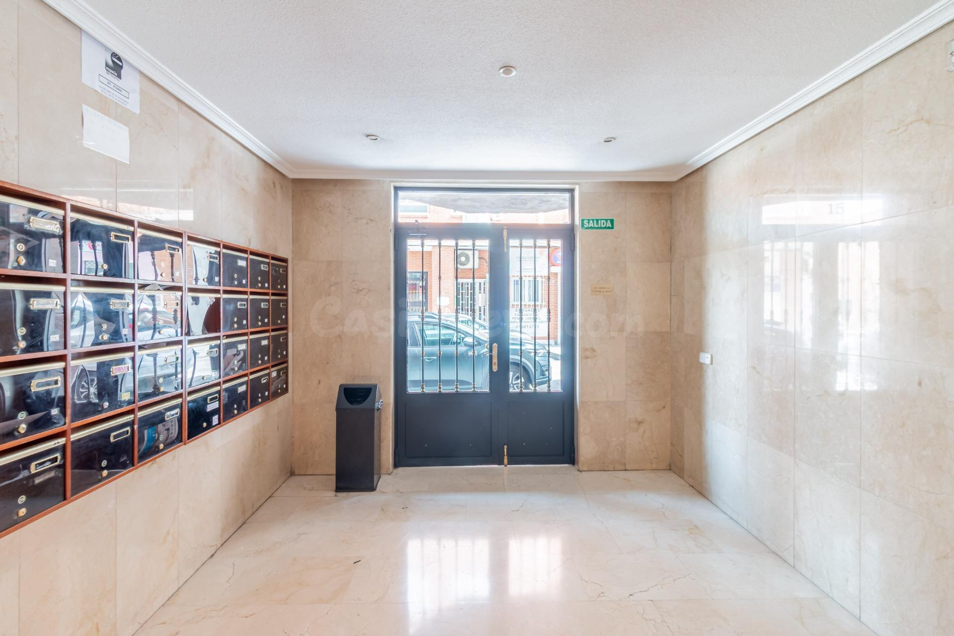 BONITO PISO EXTERIOR DE UN DORMITORIO EN LAS ROZAS. IDEAL PA - foto 2