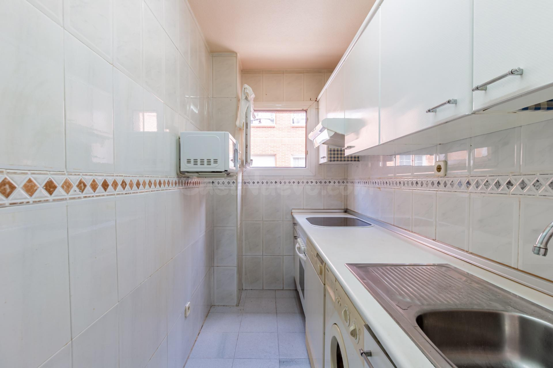 BONITO PISO EXTERIOR DE UN DORMITORIO EN LAS ROZAS. IDEAL PA - foto 13