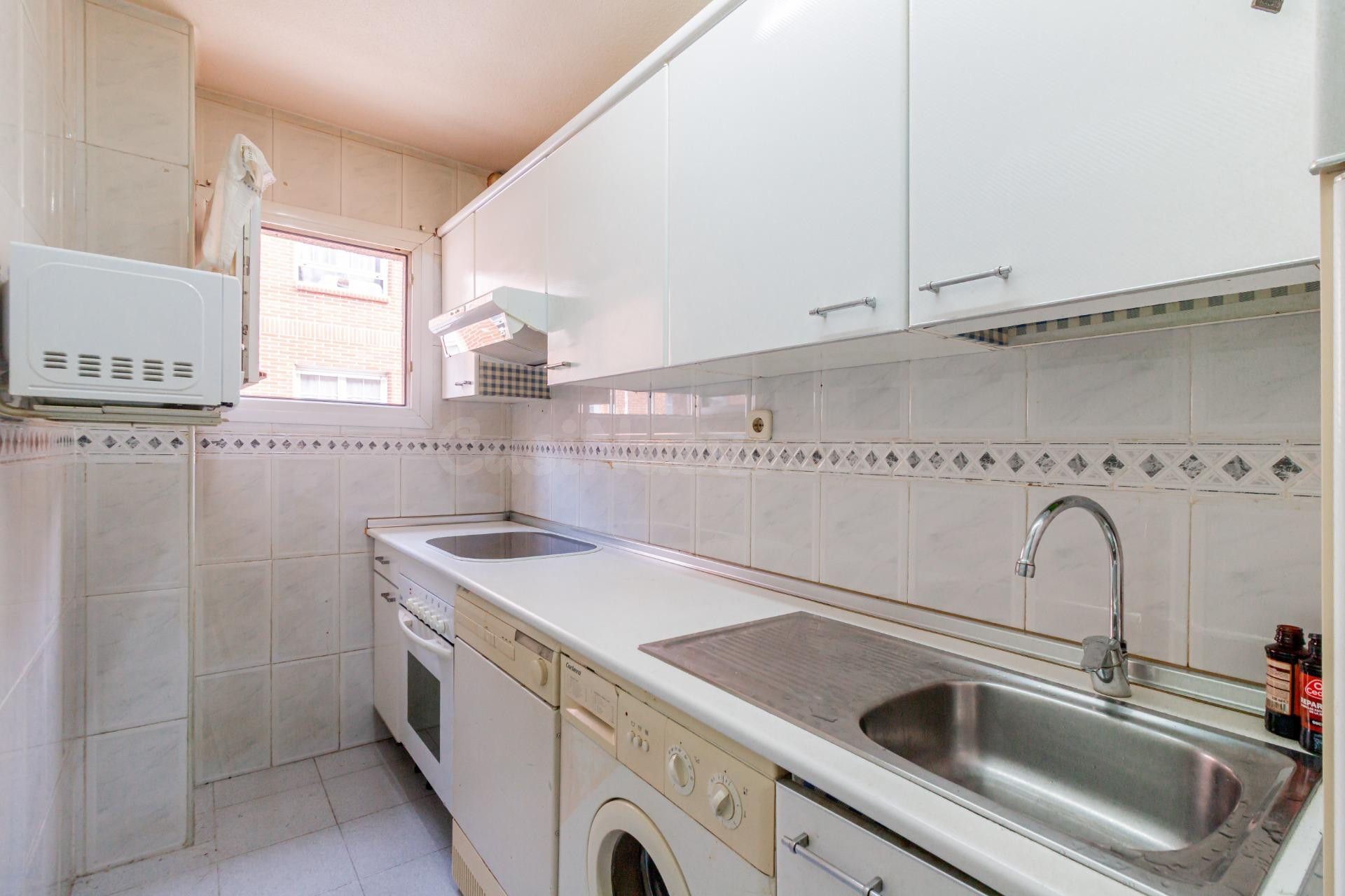 BONITO PISO EXTERIOR DE UN DORMITORIO EN LAS ROZAS. IDEAL PA - foto 14