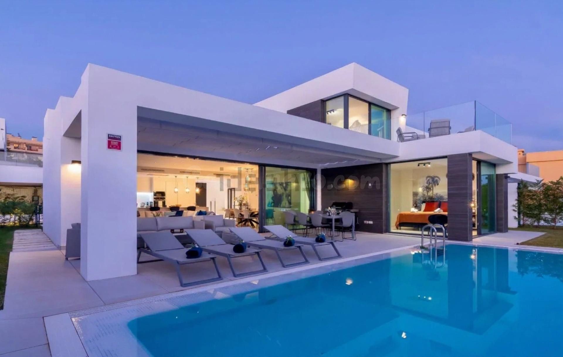 Villa contemporánea en venta en Cabo Royale, Marbella Este - foto 4