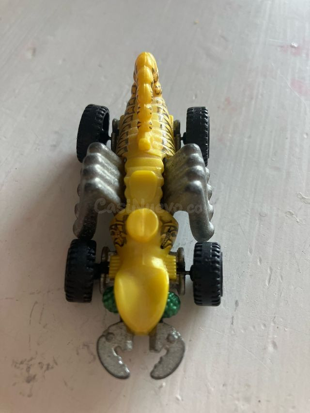Hot Wheels Escorpión Amarillo