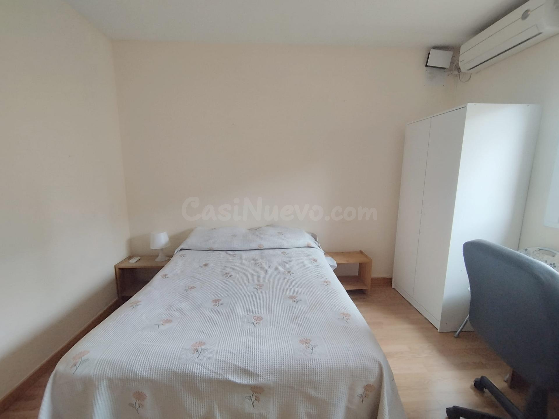 Habitación doble en chalet con limpieza semanal