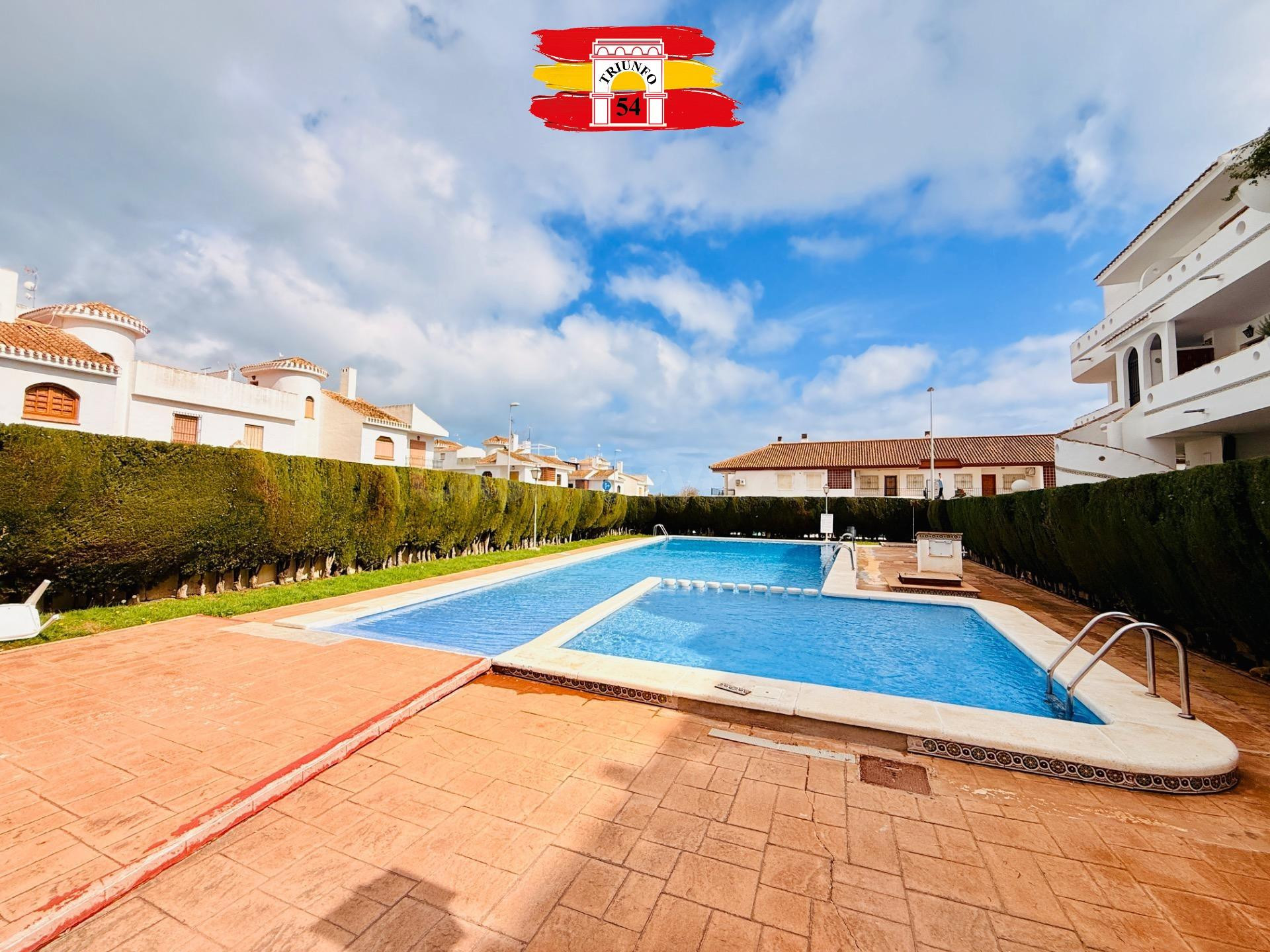 Apartamento con vistas al mar y piscina comunitaria en Puebl - foto 2