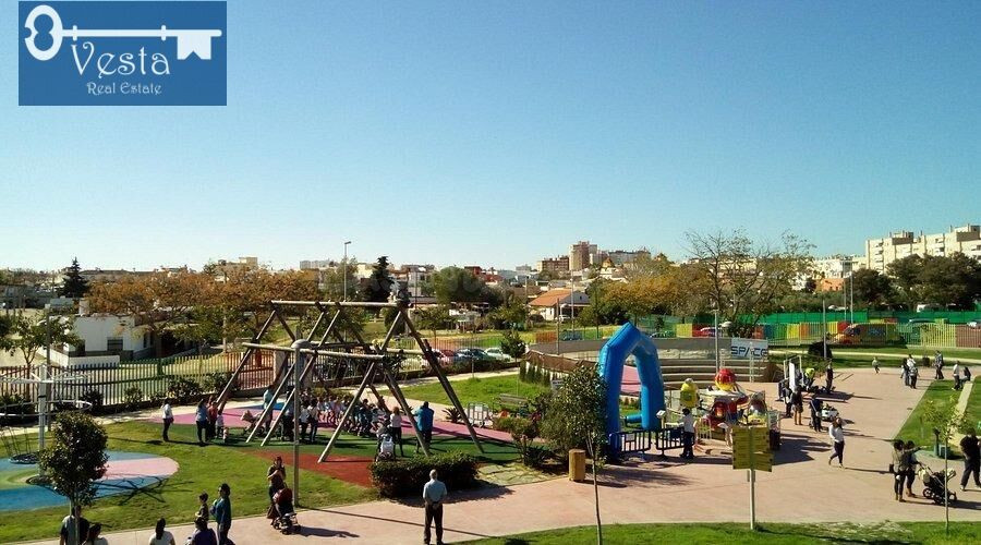SOLAR URBANO EN ZONA ESTE