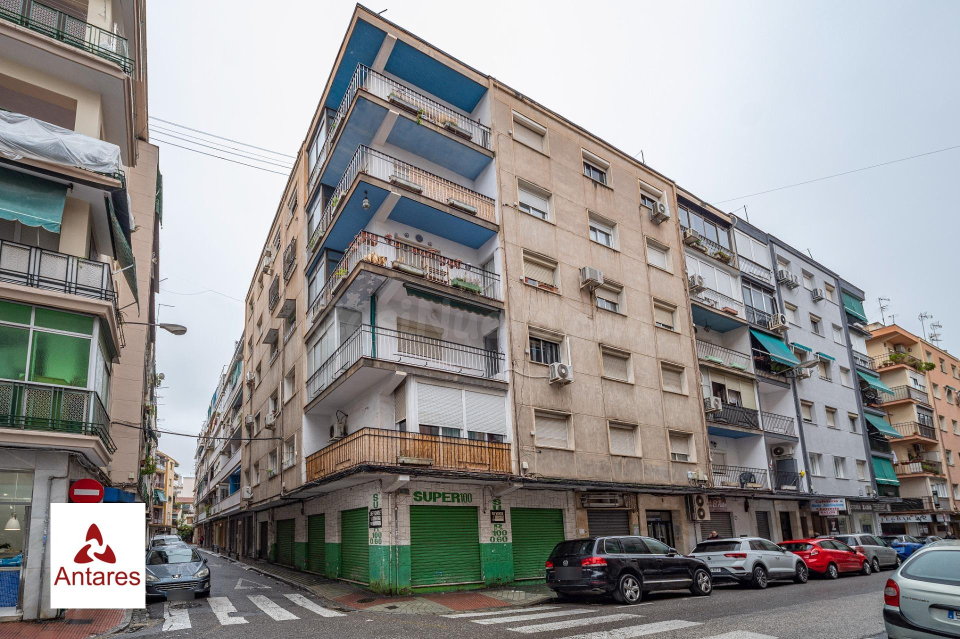 Se vende piso en esquina en Santa Clara