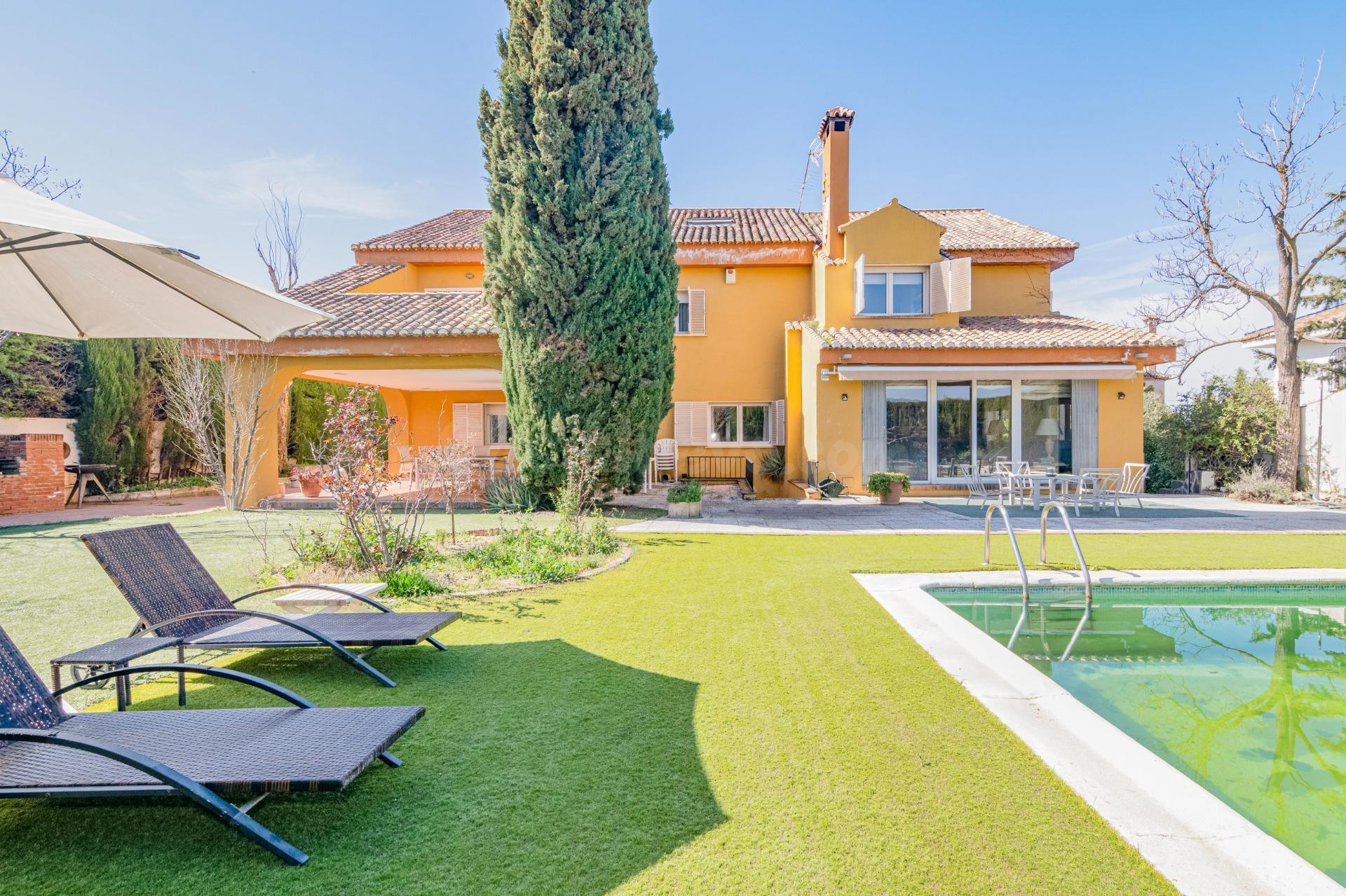 CHALET INDEPENDIENTE EN URB BUENAVISTA