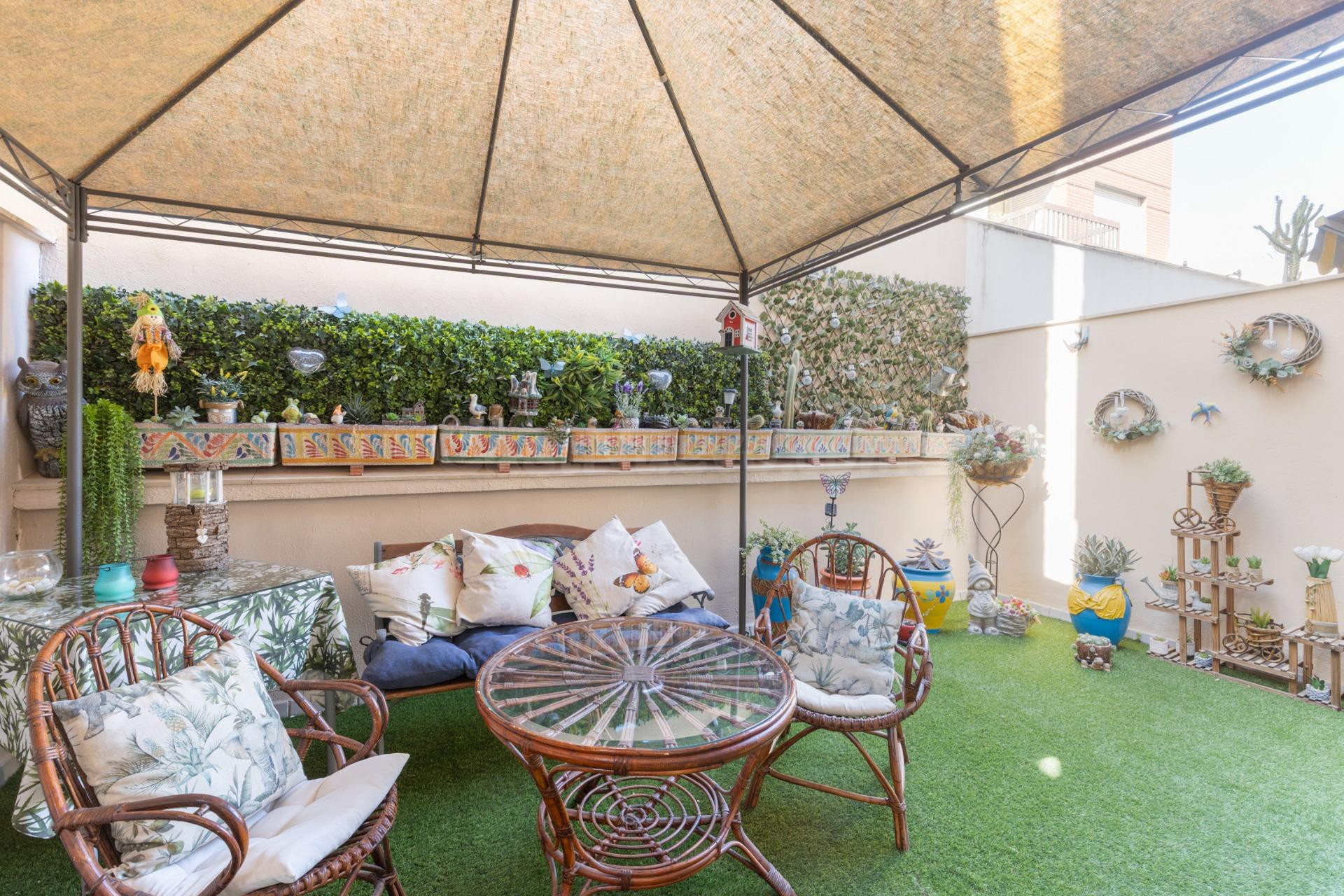 PISO EN CHURRIANA DE LA VEGA CON DOS PATIOS