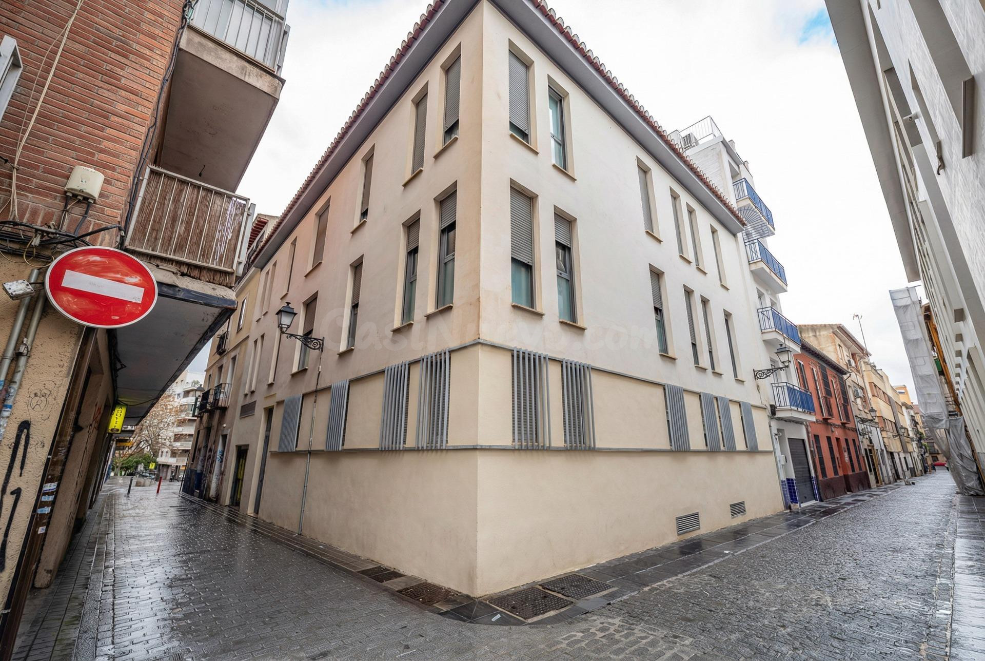 Amplio y Luminoso Piso en el Corazón de Granada